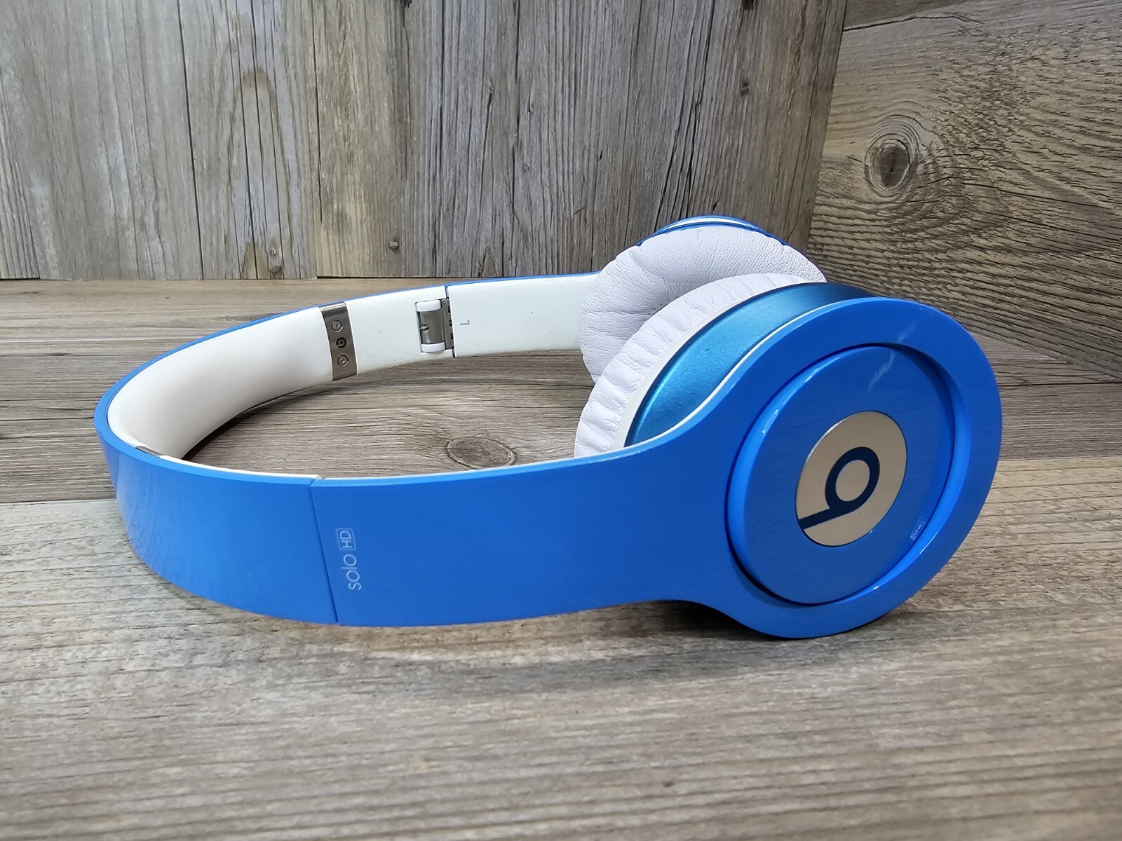 Beats By Dr. Dre Headphone Solo HD White & Light Ice Blue Wired foldable