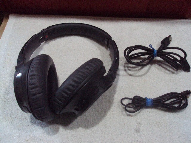 Sony WH-CH700N Noise Cancelling Wireless Bluetooth Headphones with 2 Cables