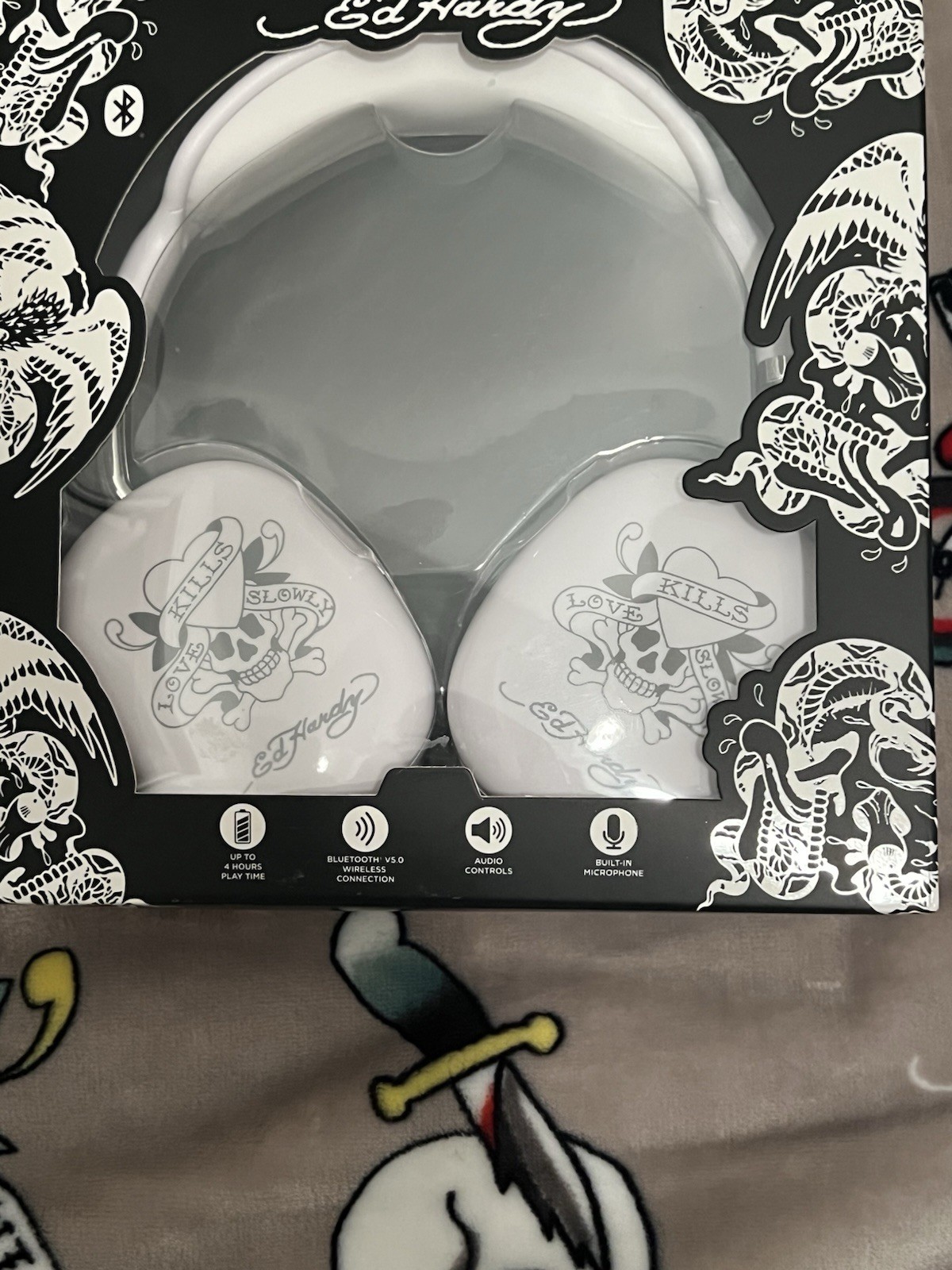 Ed Hardy Wireless Headphones Bluetooth V5.0 White Love Kills Slowly Brand New