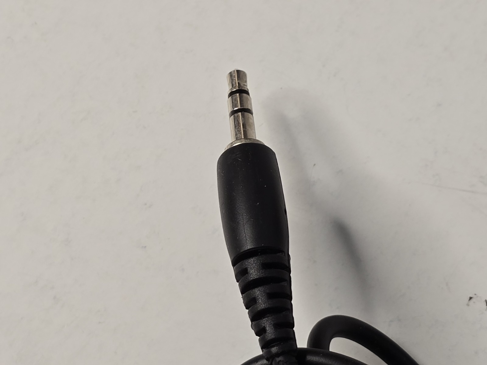 Wired Headphones Over The Ear w/ Volume Control | 2.5mm 1/8″ Stereo Plug | NEW
