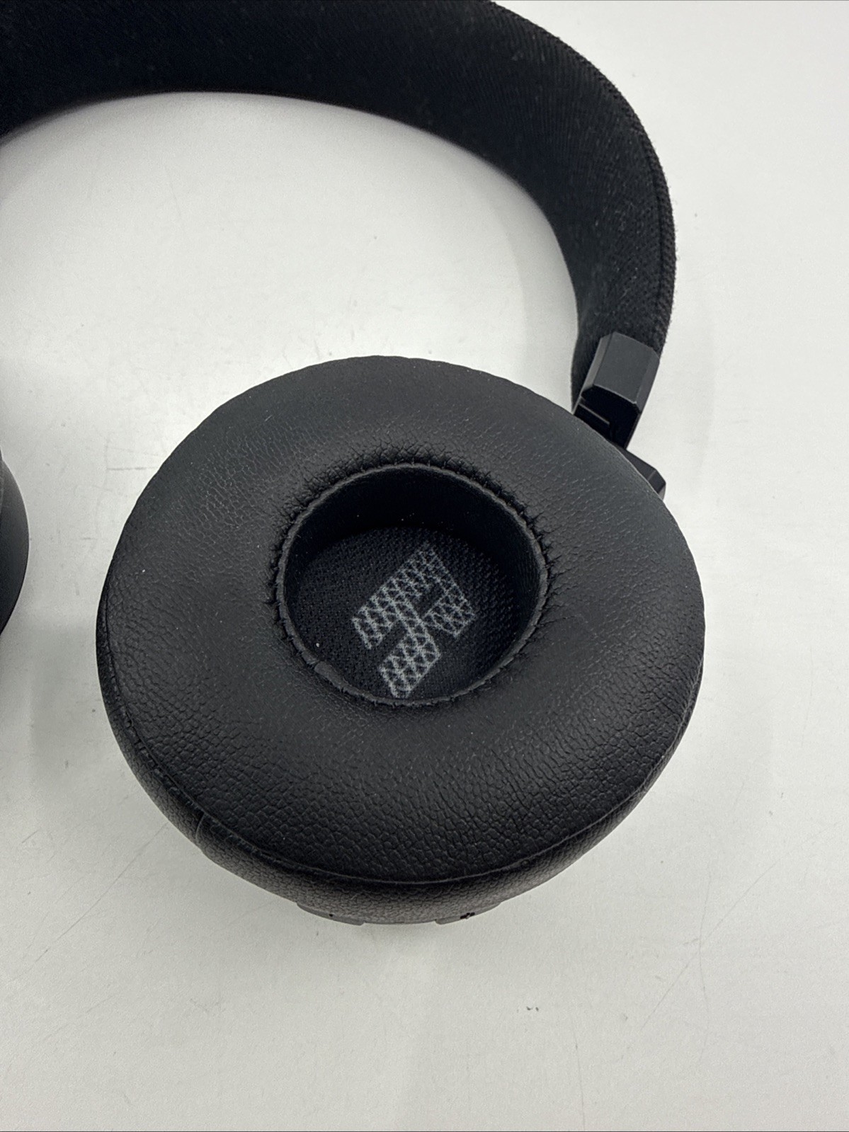 JBL Live 670NC Wireless On-Ear Headphones