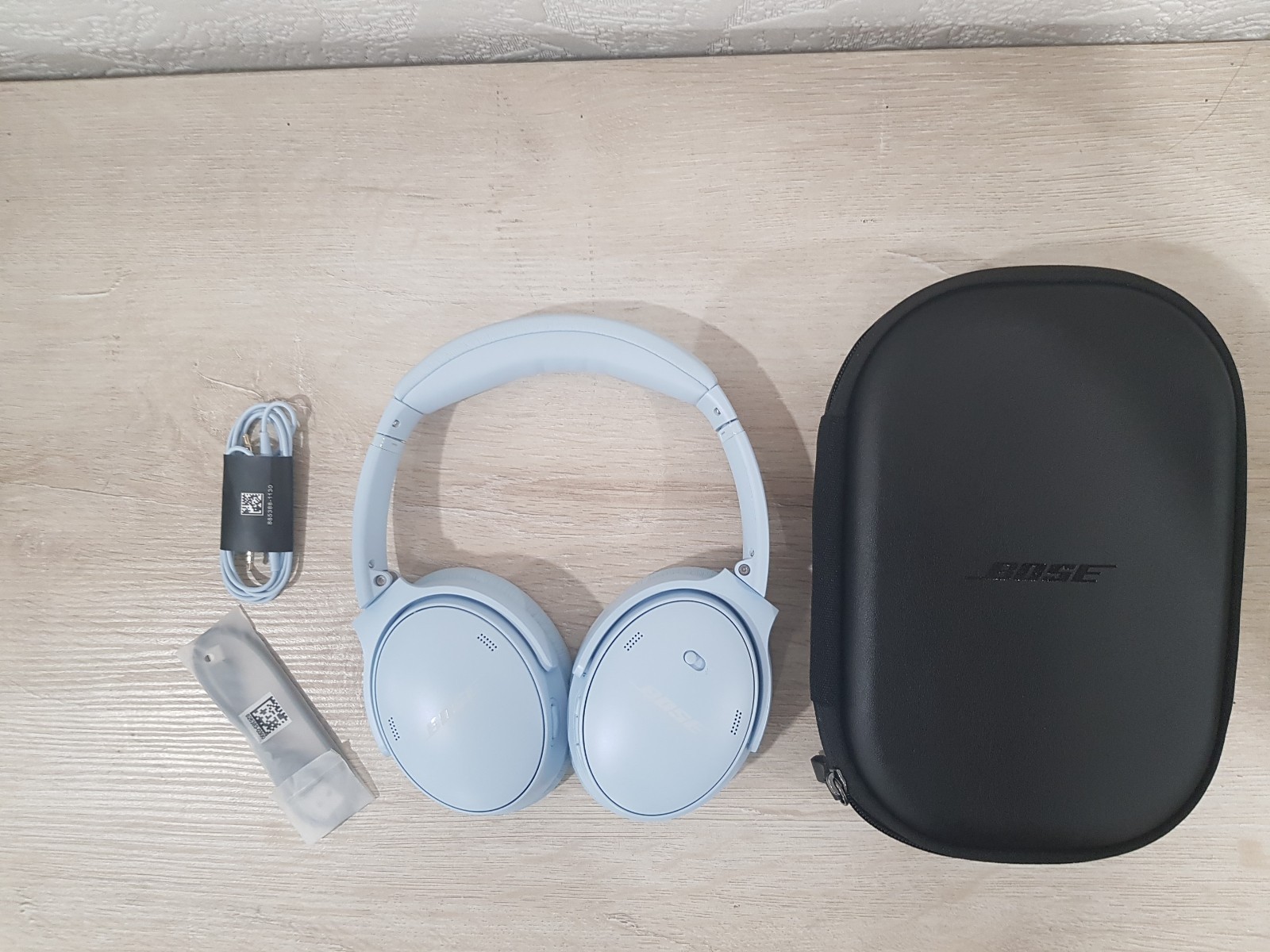 Bose QuietComfort Wireless Noise Cancelling Over-the-Ear Headphones – Blue