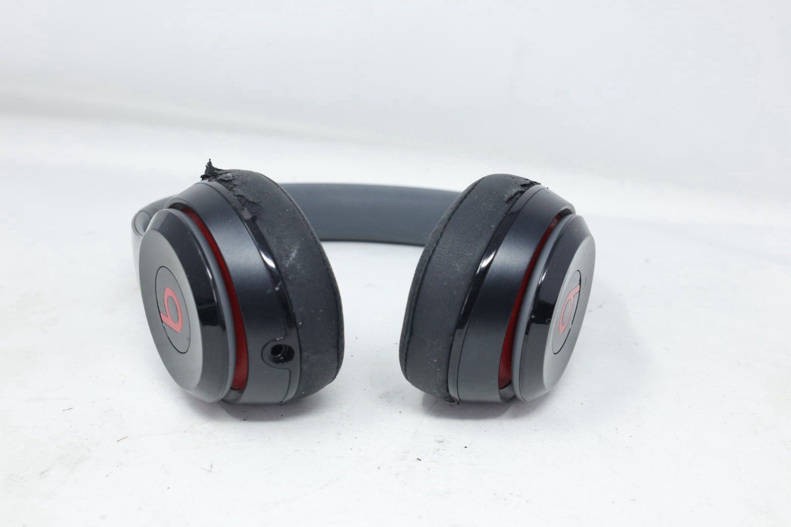 Beats by Dr. Dre Solo2 Over Ear Wired Headphones B0518 Light Gray HEADPHONE ONLY