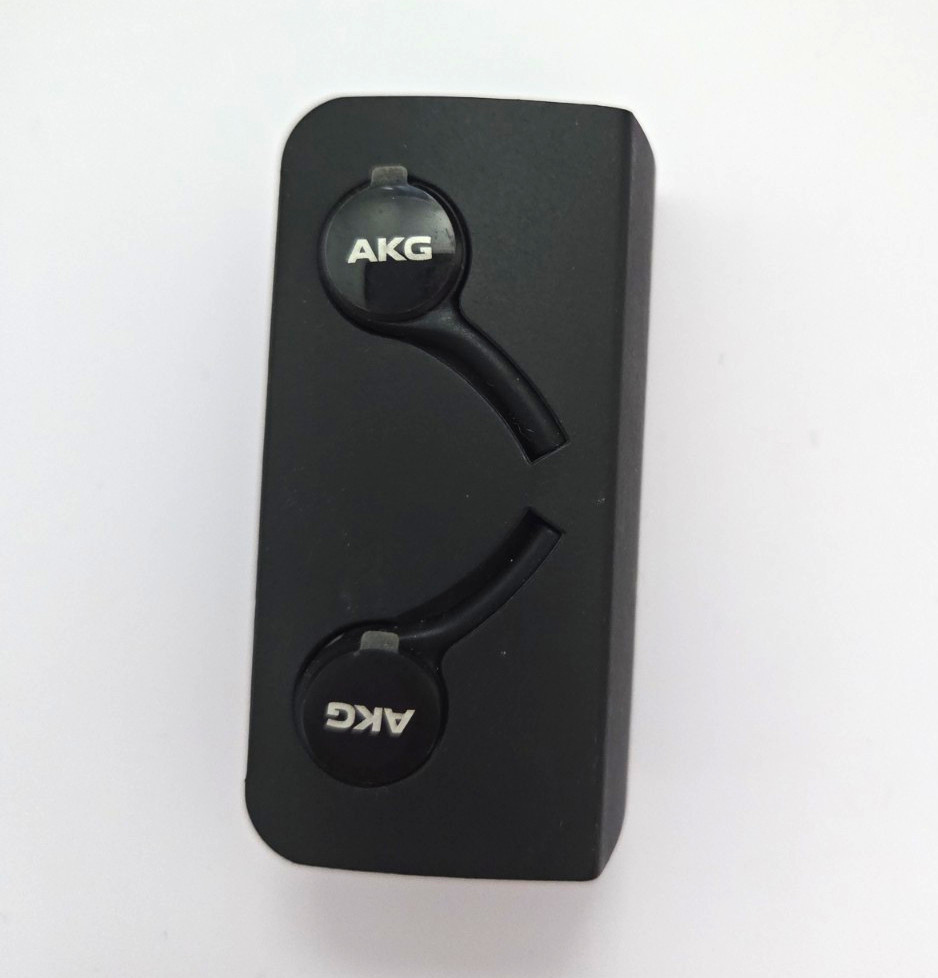 AKG EO-IG955 In-Ear Wired Earbuds 3.5mm w/ Mic Noise/Echo Cancel Black