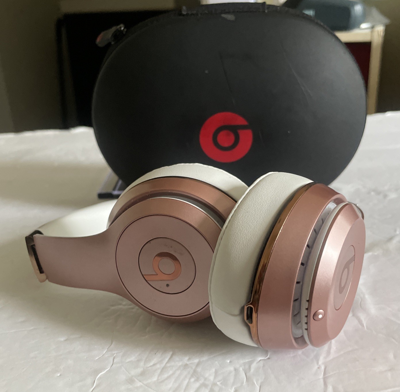 Beats by Dr. Dre Beats Solo3 Wireless On-Ear Headphones – Rose Gold
