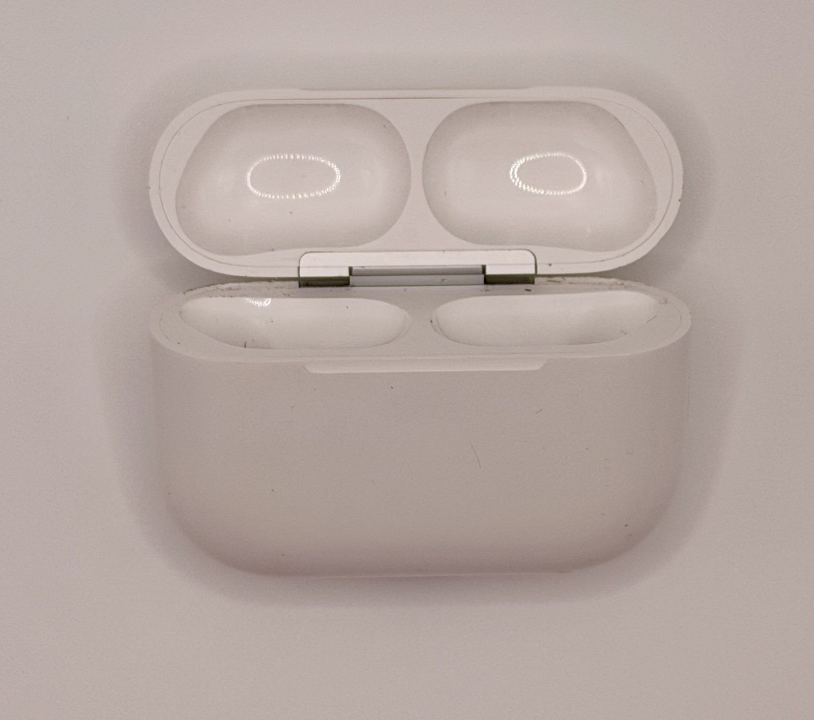Apple AirPods Pro 3 (Pro 3rd Gen) Replacement: MagSafe USBC Charging Case A3122