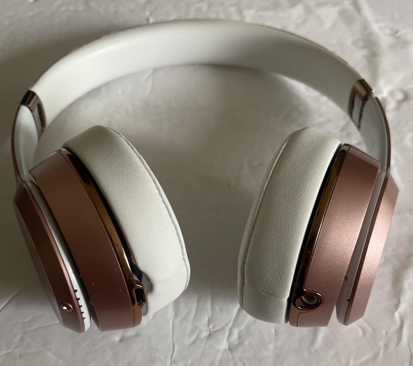 Beats by Dr. Dre Beats Solo3 Wireless On-Ear Headphones – Rose Gold