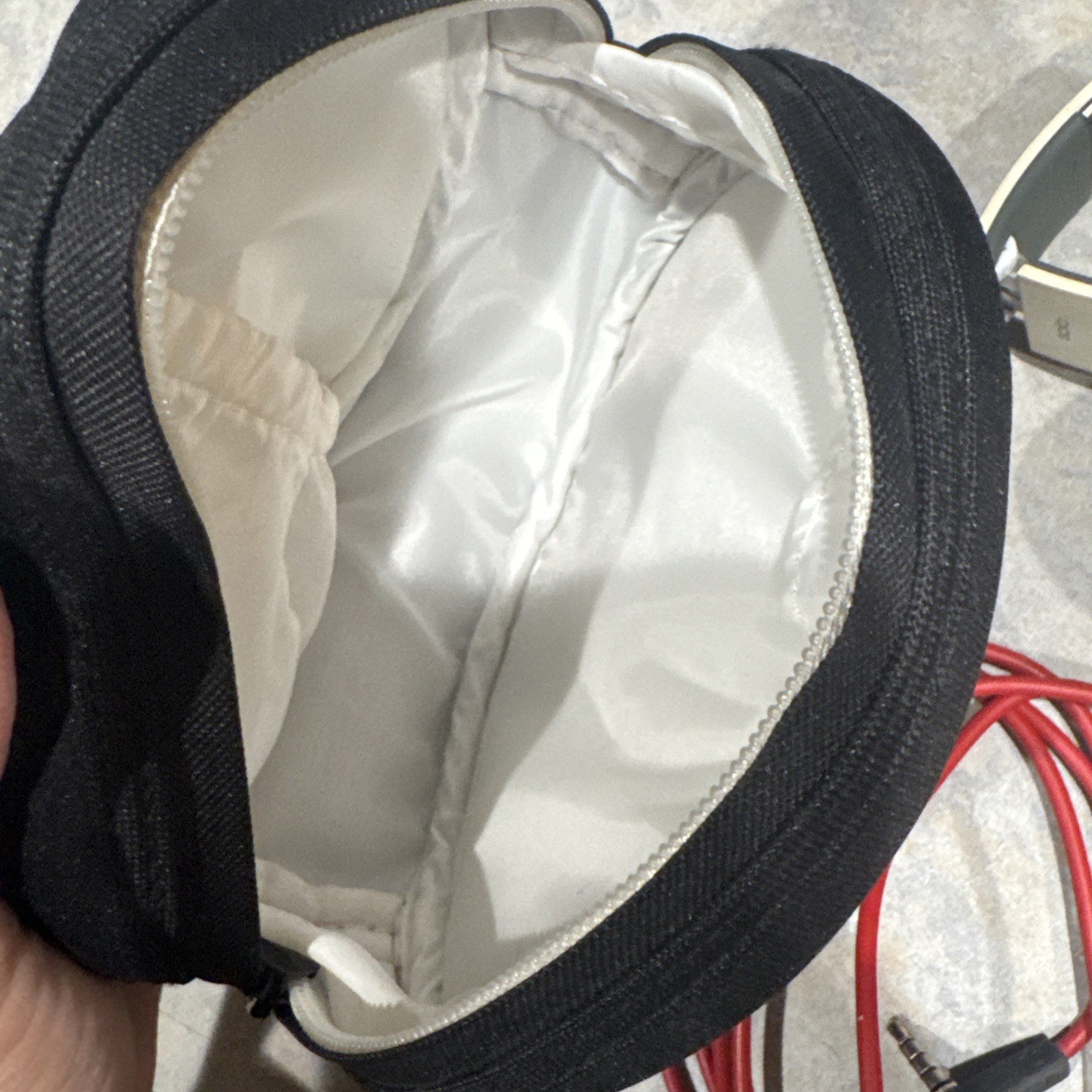 Beats Solo HD Red Headband Headphones Beats by Dr. Dre ( See Description)