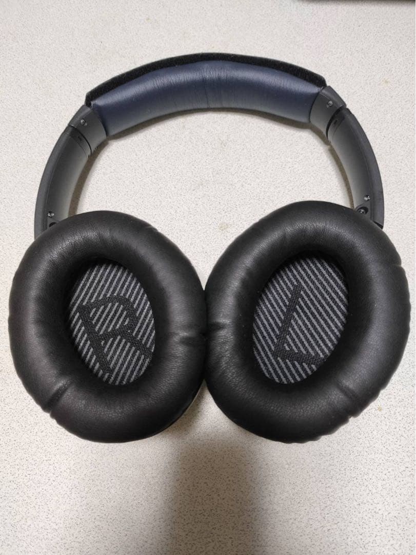 Bose QuietComfort 35 Wireless Headphones Color Black With Hard Case Used