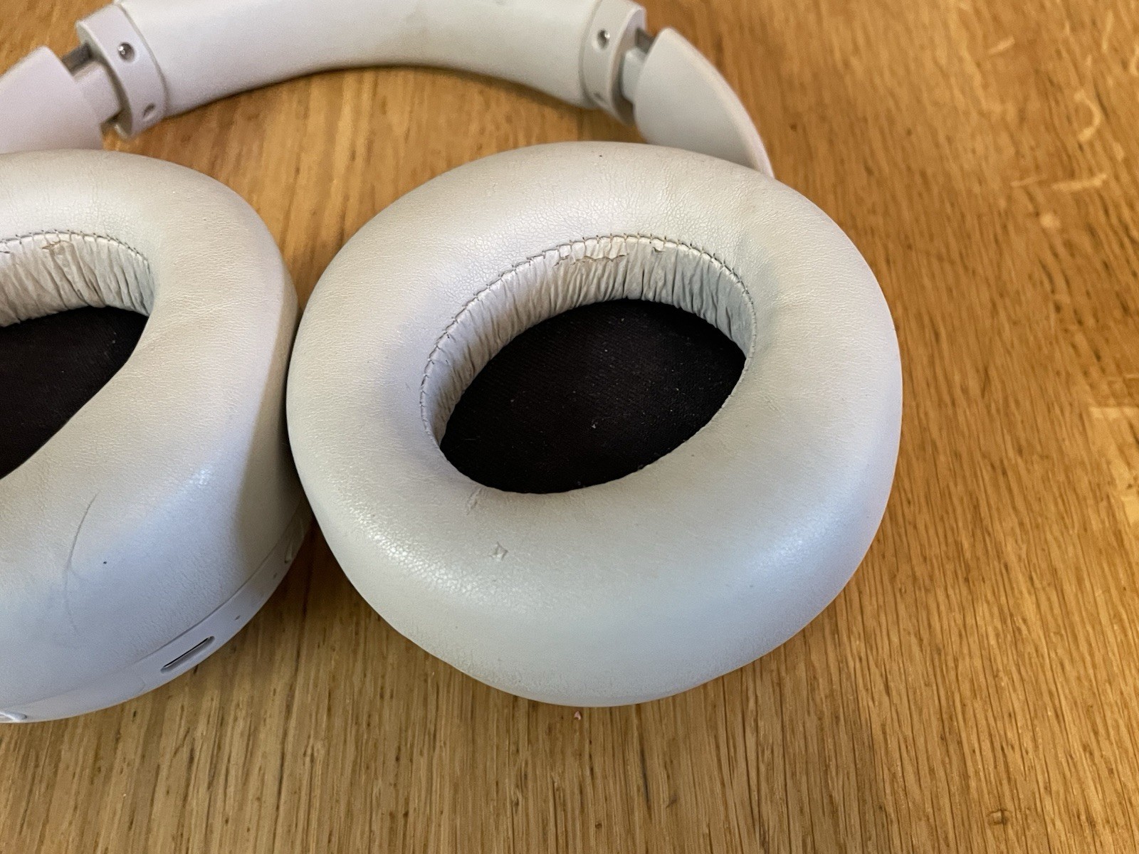 Panasonic RB-M500B Deep-bass Over-Ear Wireless Bluetooth Noise Cancelling