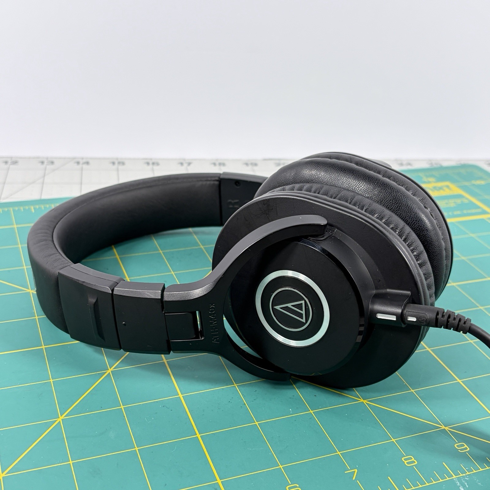 Audio-Technica ATH-M40x Professional Studio Monitor Headphones Black Tested