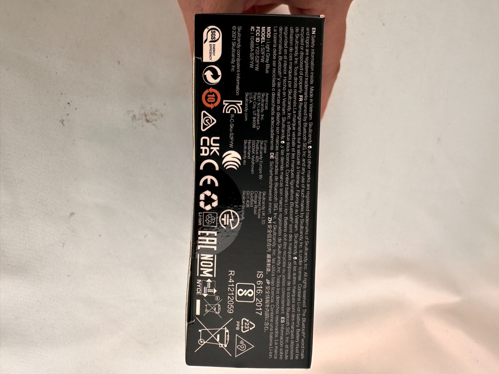 Skullcandy Mod True Wireless Earbuds Bluetooth 5.2 Gray Box ripped, upper right