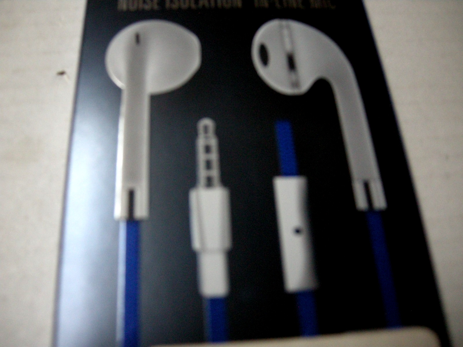 Curve Stereo Earbuds W/ Cloth Cord, In-Line Mic, Noise Isolation, 3.5mm Plug,New