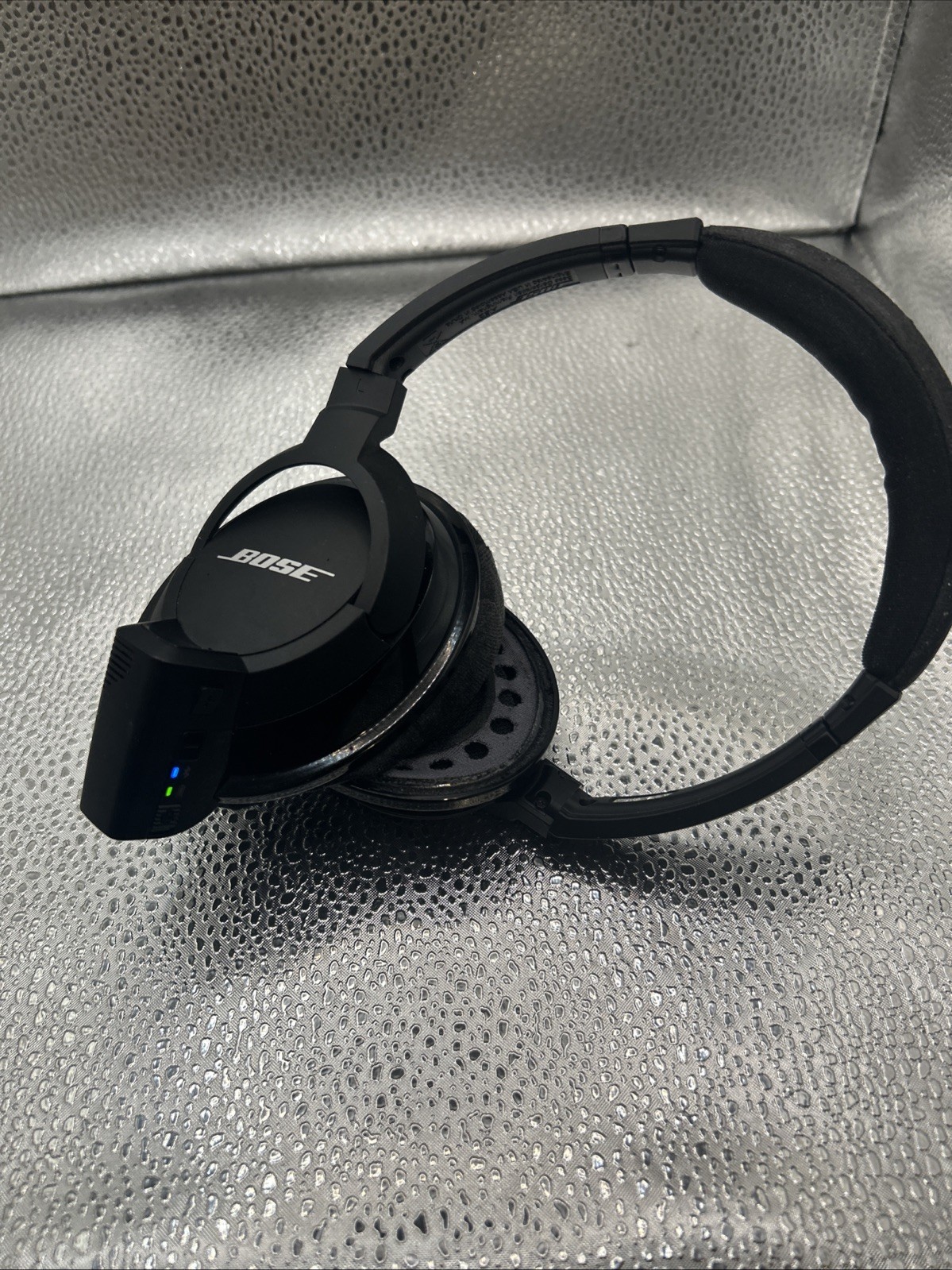 Bose SoundLink Around-Ear Wireless Headphones AE2 W/USB Charger/needs Earpads
