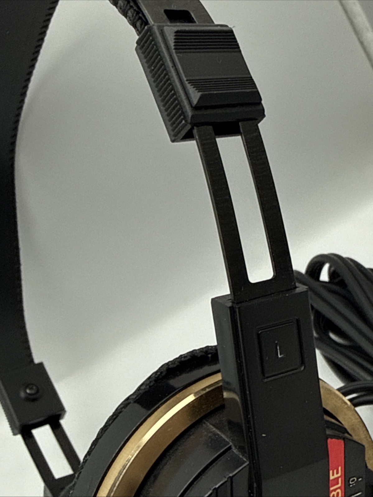 Vintage HE+ HE 325 Over The Ear Dynamic Stereo Headphones 1980’s