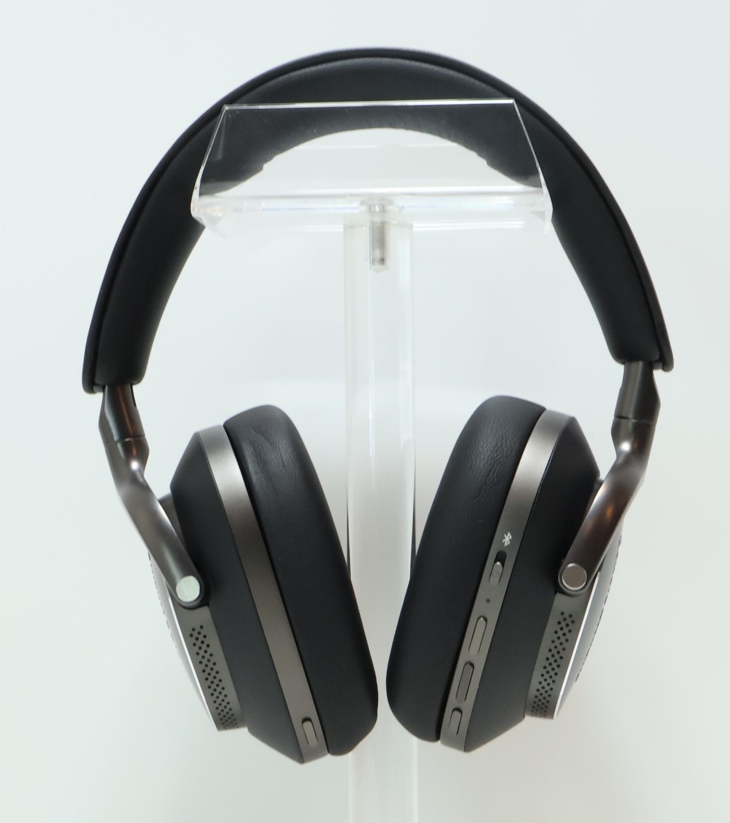 Bowers and Wilkins PX8 Model FP42951 (Black/Gray)
