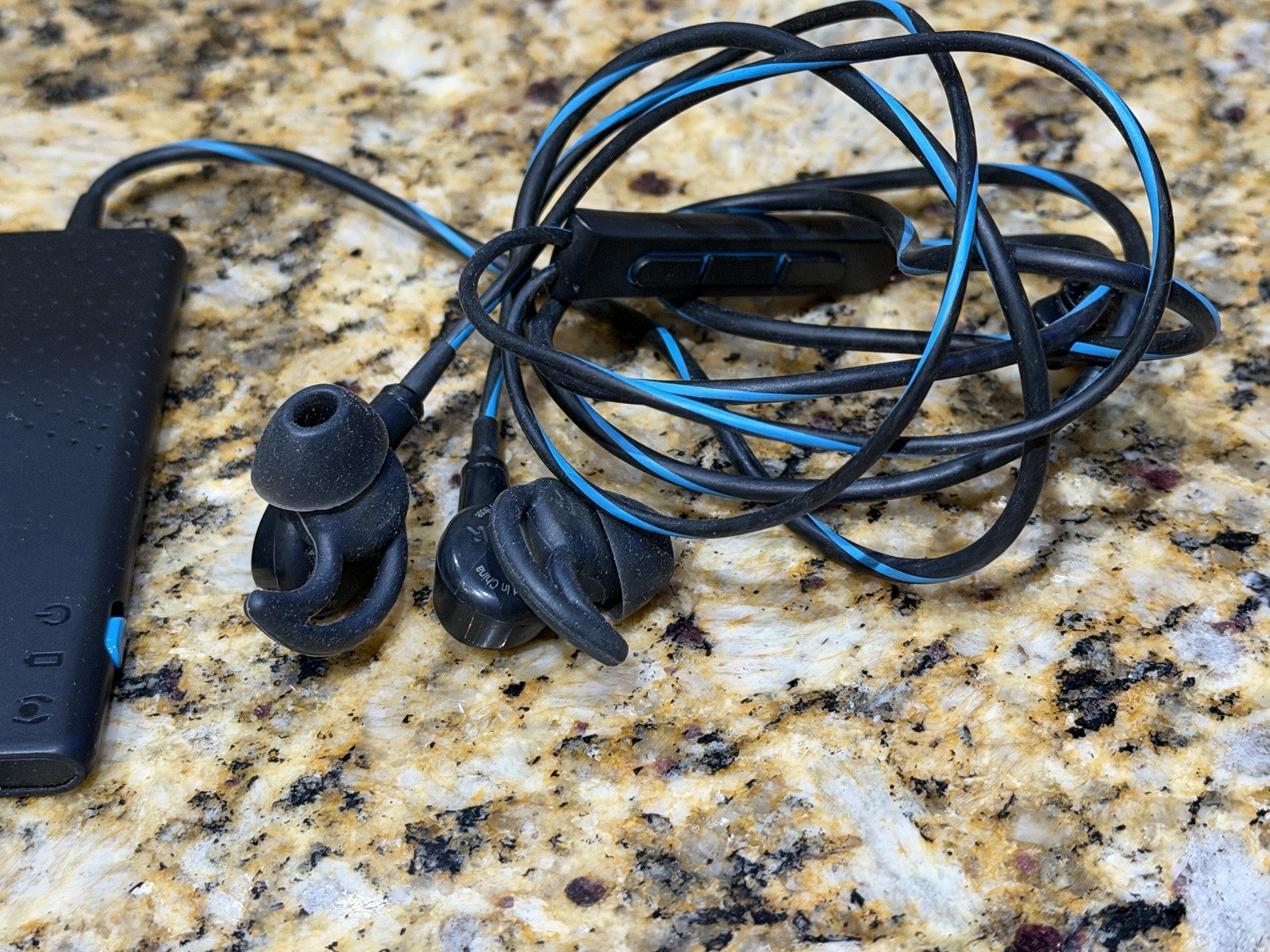 Bose QuietComfort QC 20 In-Ear Noise Cancelling Headphones – TESTED/Working