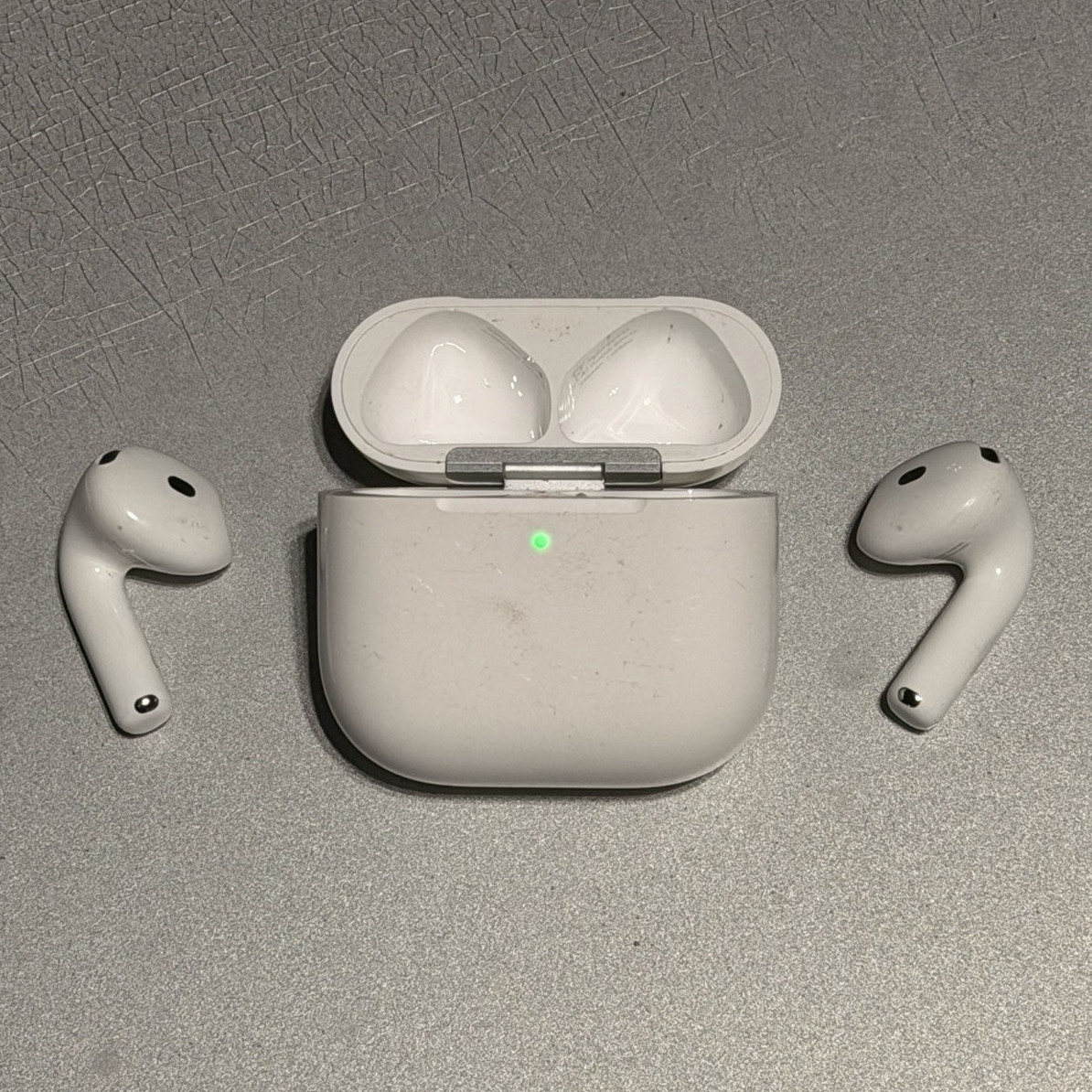 Apple AirPods 4 True Wireless Bluetooth In-Ear Earbuds w/ Charging Case White