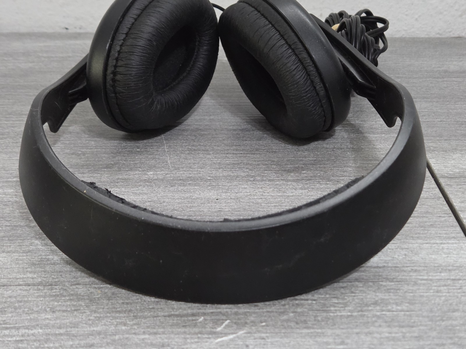 Sennheiser HD 202 Headphones Black 3.5mm Jack Over Ear Tested Works