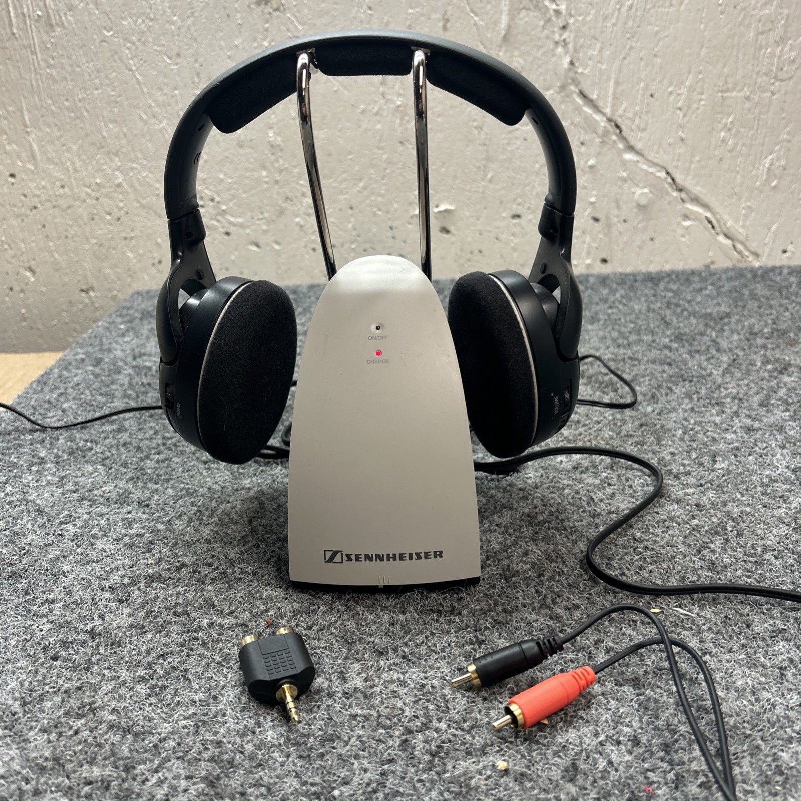 Sennheiser Wireless HDR120 II Headphone TR120 Charging Dock AV Adaptor, WORKING