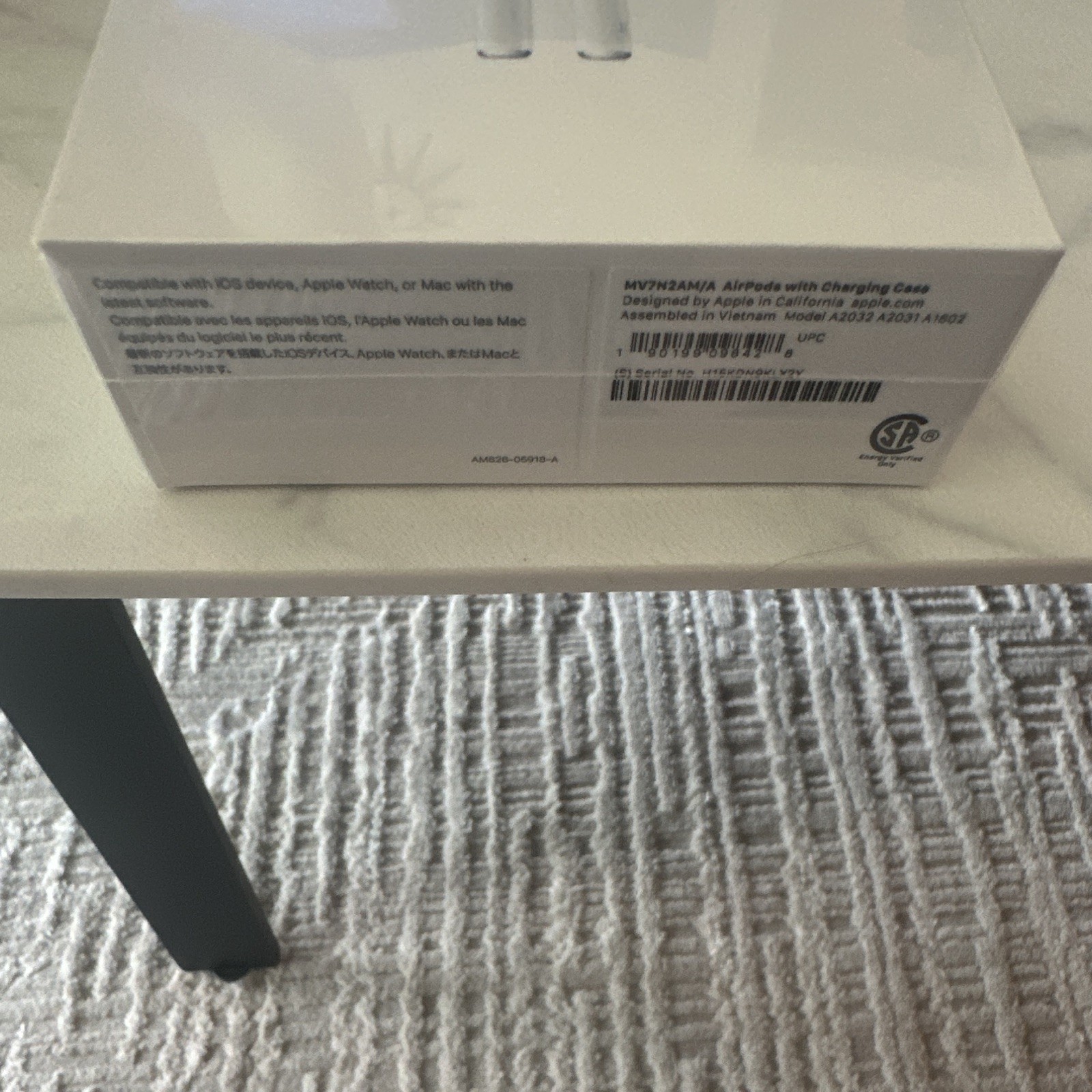 Apple AirPods In-Ear White Bluetooth Wireless w/ Mic Lightning Case MV7N2AM/A