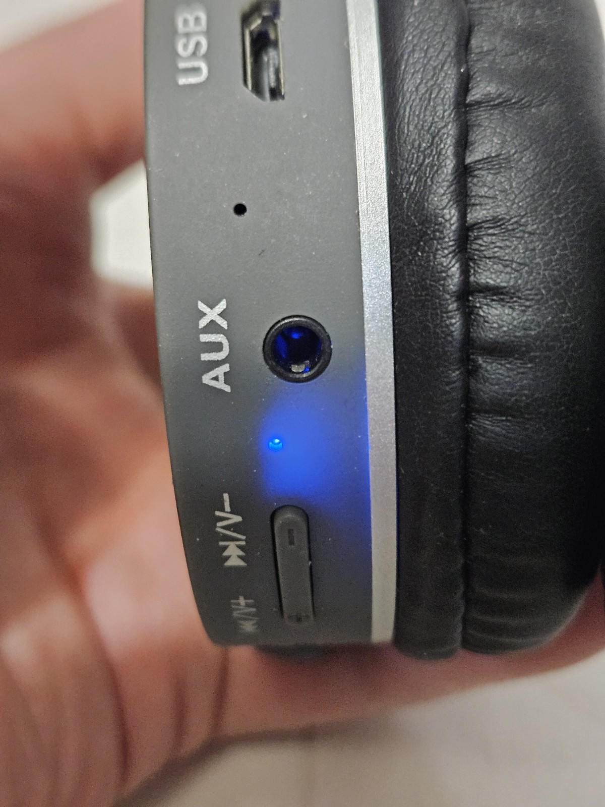 Sony Extra Bass Wireless Bluetooth Headphones Gray Silver MDR Tested Working