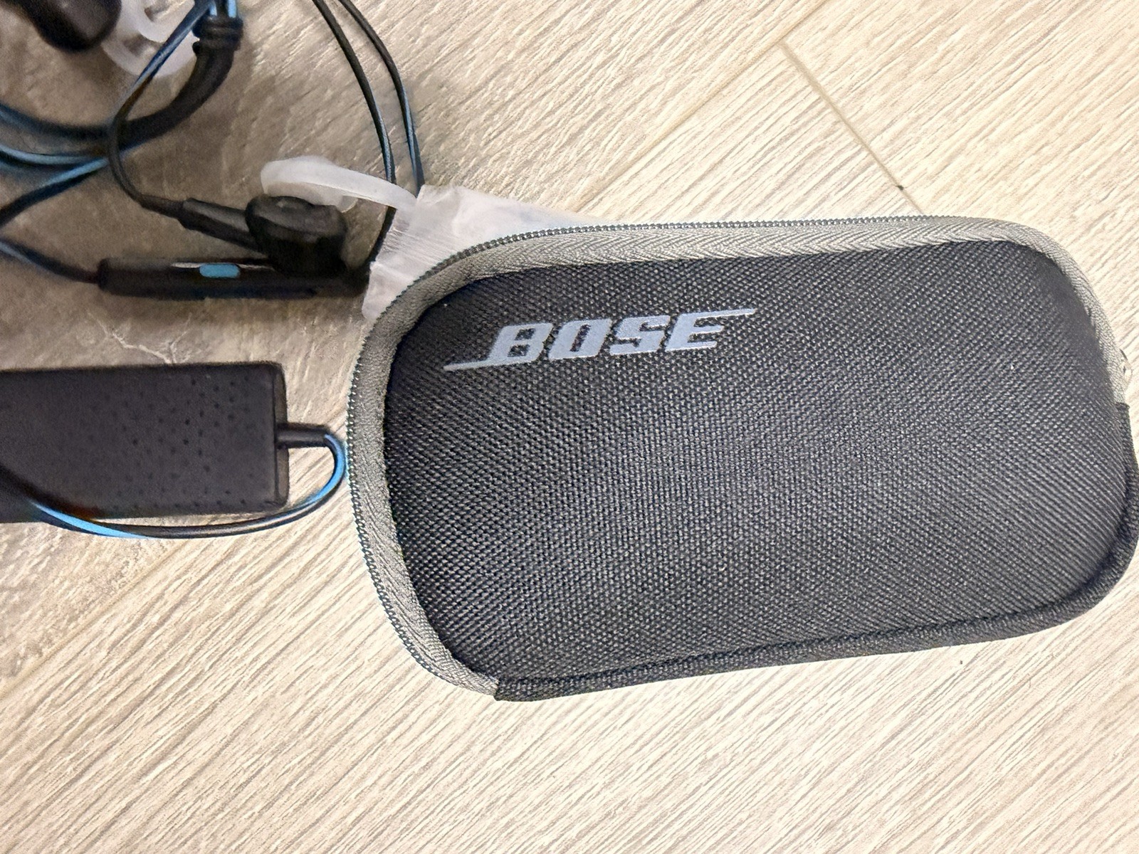 Bose QuietComfort 20 Headphones Noise Cancelling QC20 Earbuds Read Description
