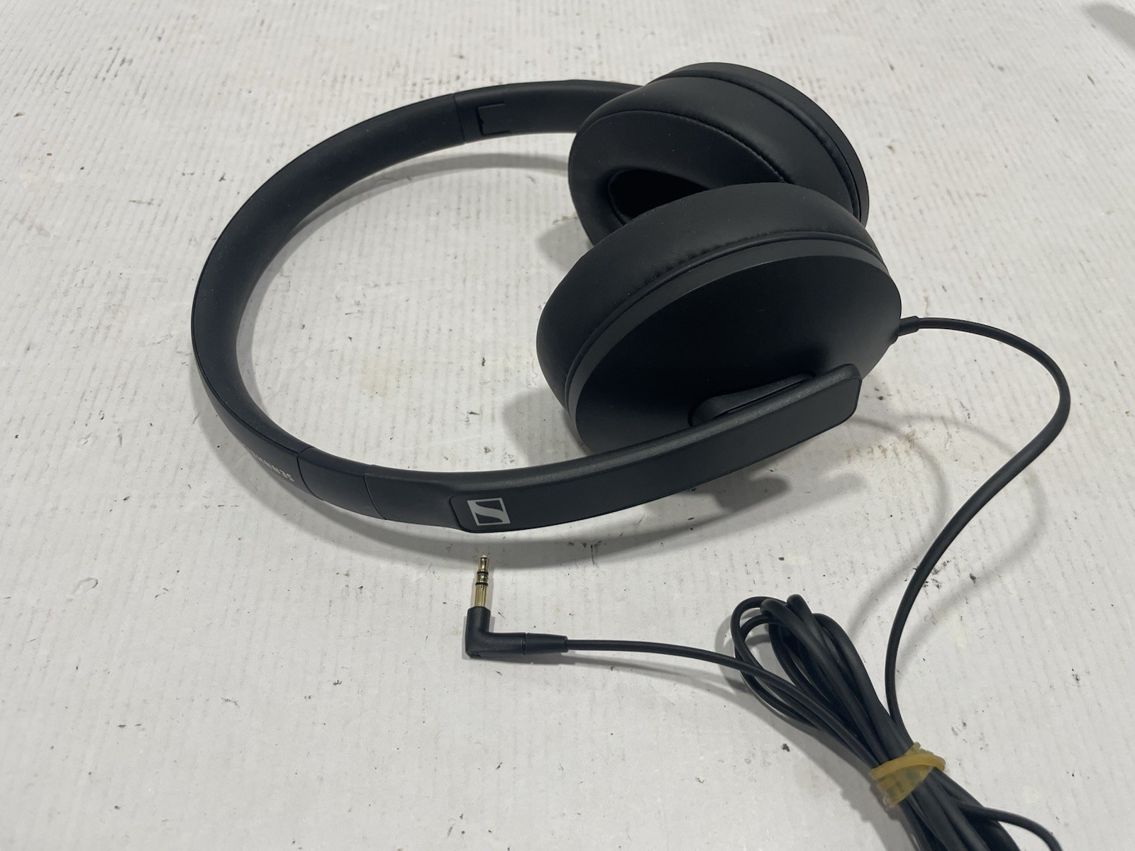 Sennheiser HD 300 Closed Back FOLDABLE Around Ear Headphone ~Tested~Smoke Free~