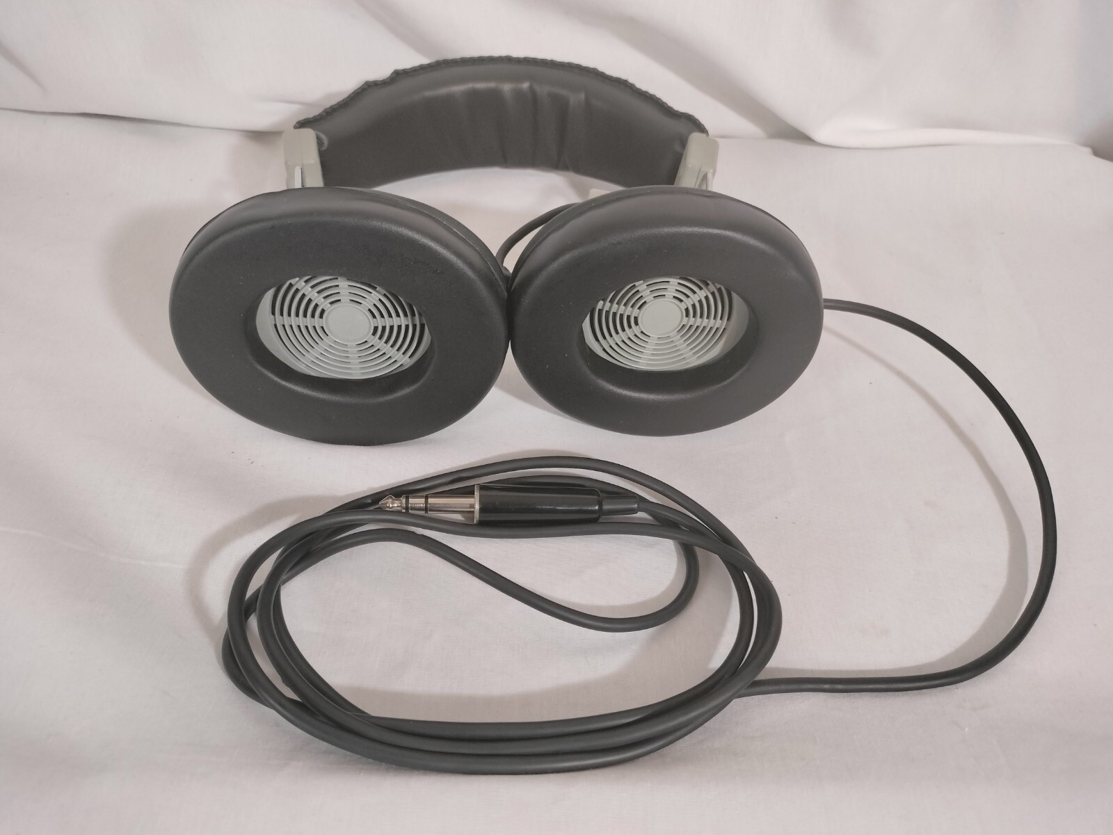 Vintage Realistic Nova 16 Stereo Headphones 8 ohms Dual Volume Control Korea