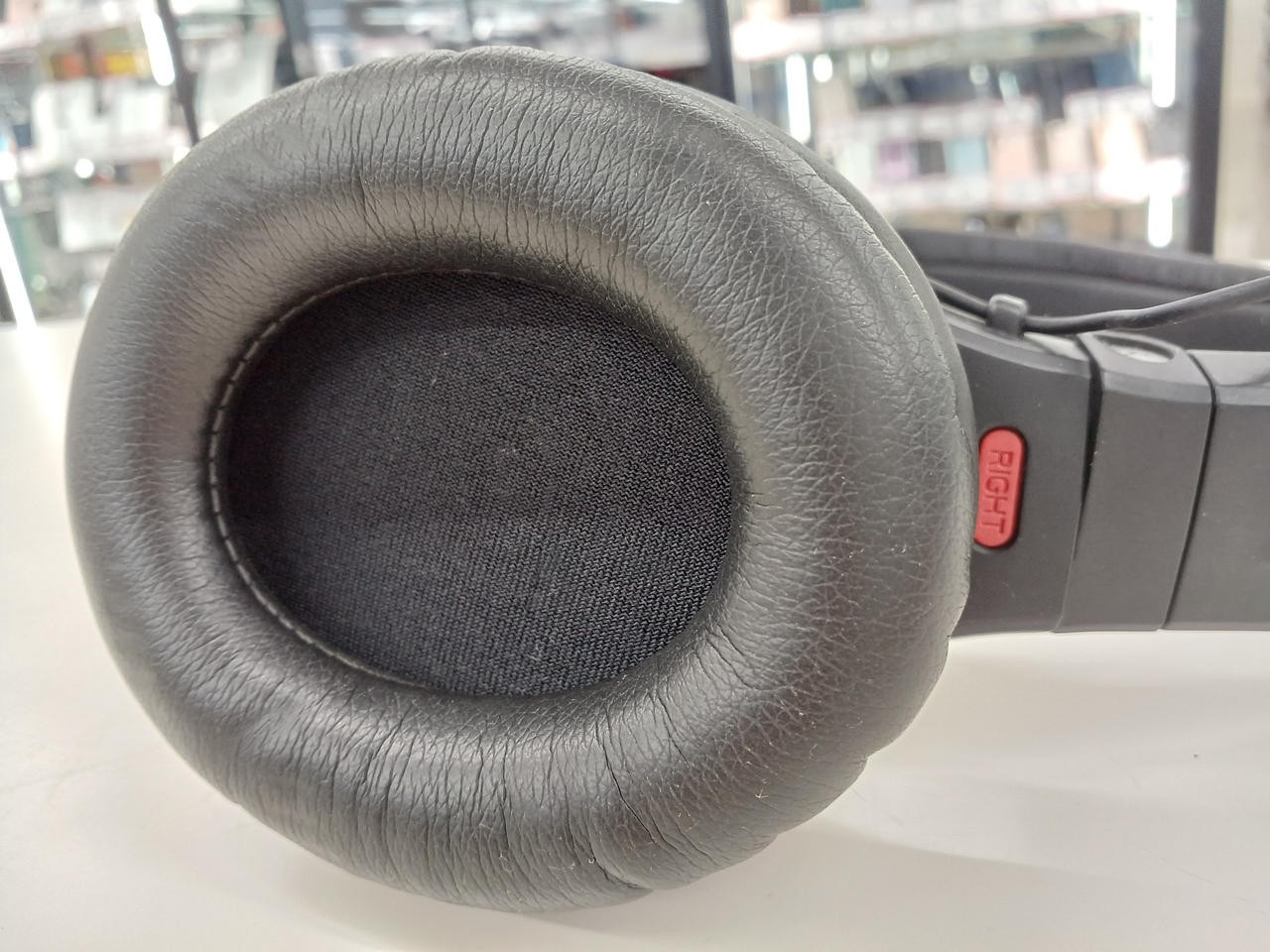 SHURE SRH440 Closed-Back Professional Studio Monitor Wired Headphones Used
