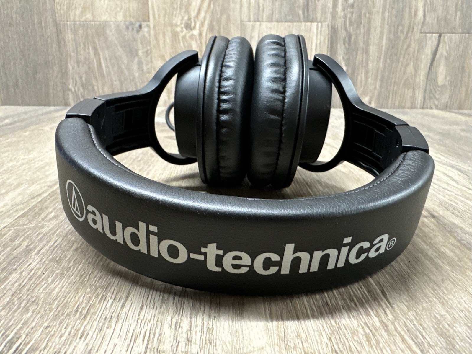 Audio-Technica ATH-M20x Closed-Back Monitor Headphones (Black)