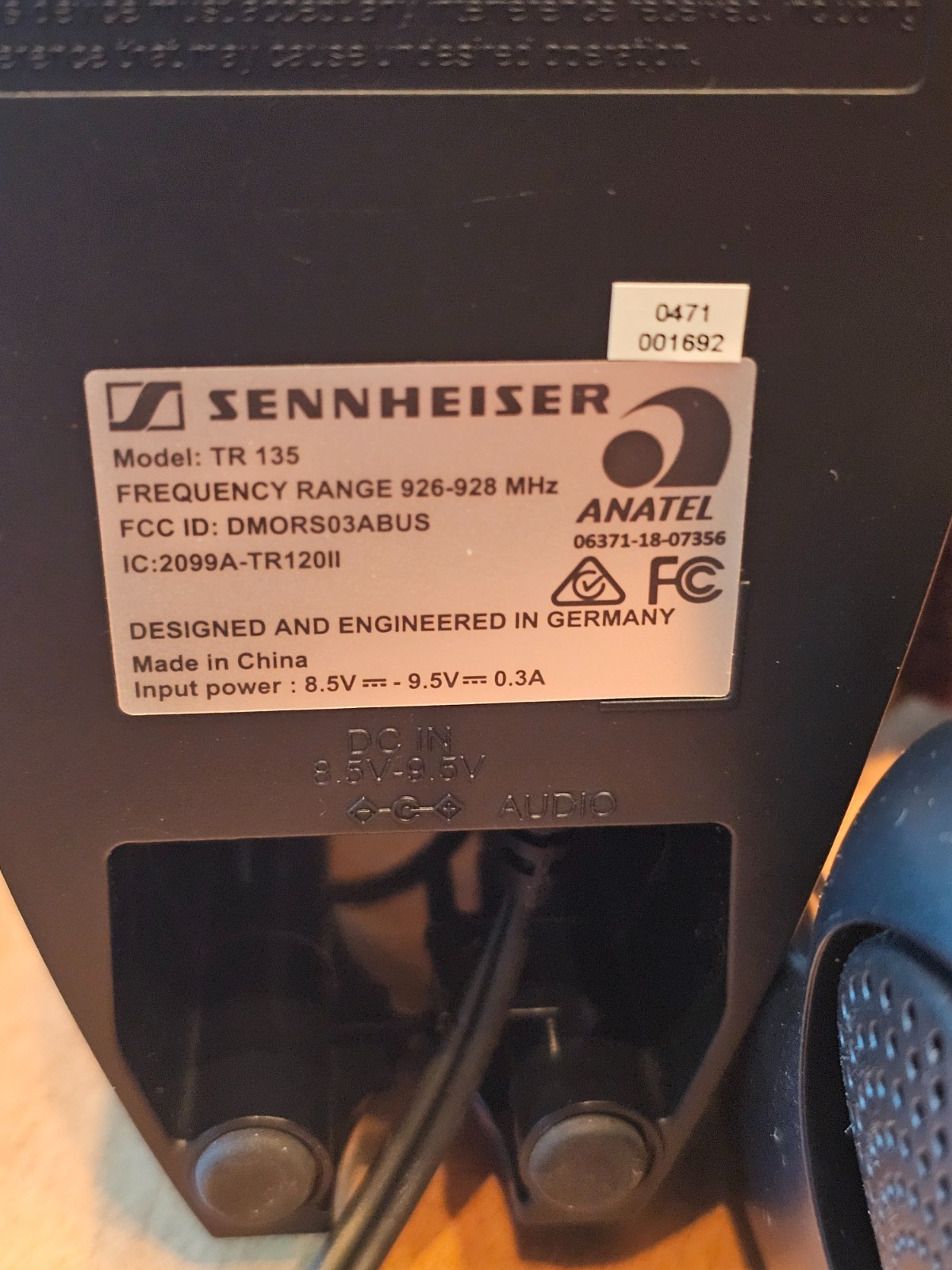 Sennheiser RS 135 On-Ear Wireless RF Headphones with Charging Cradle