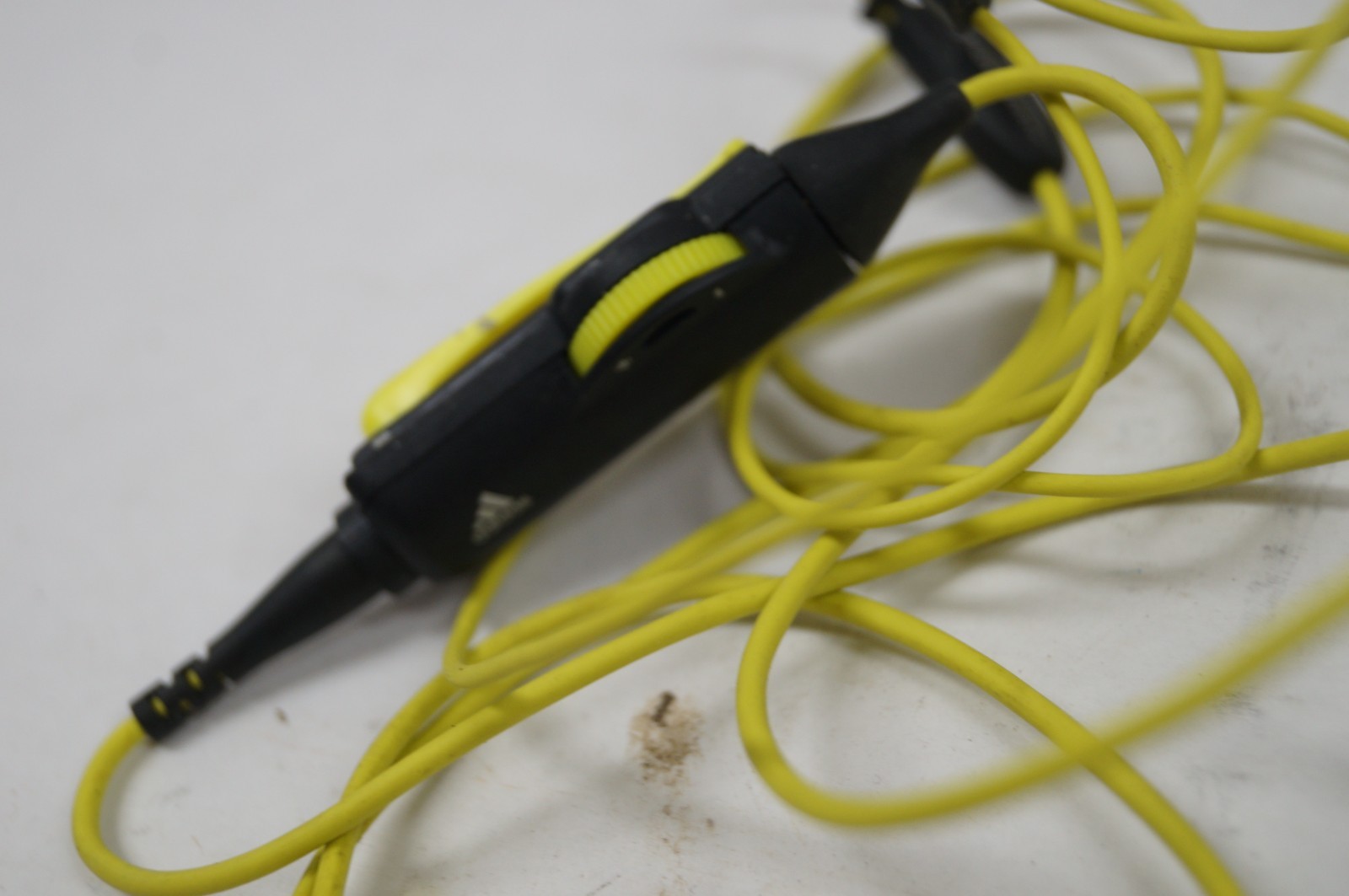 Sennheiser Adidas PMX-680 Wired Earbuds Ear-Hook Black Yellow WORKING D321