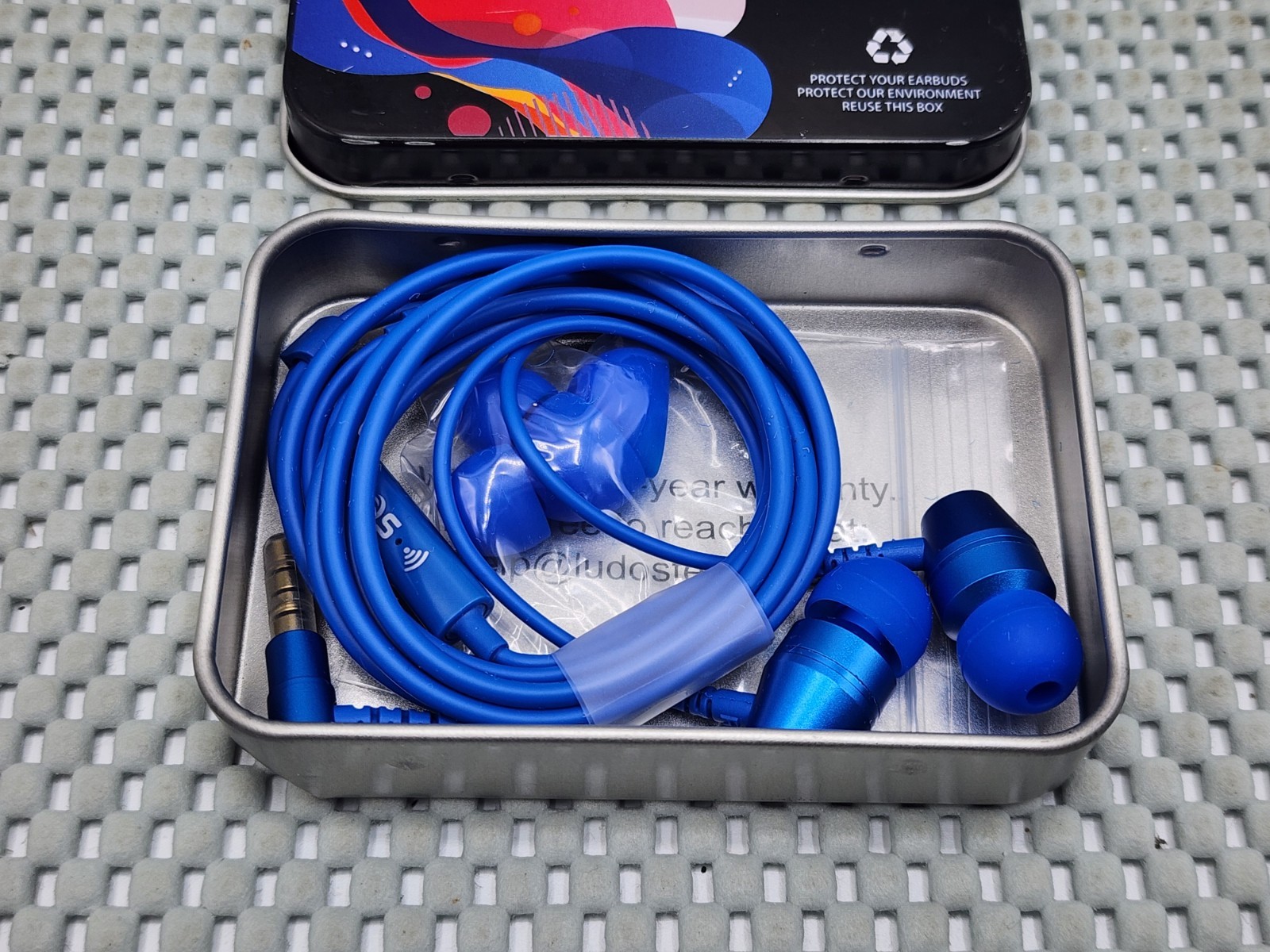 LUDOS OMNITONE Wired Earbuds in-Ear Headphones Blue