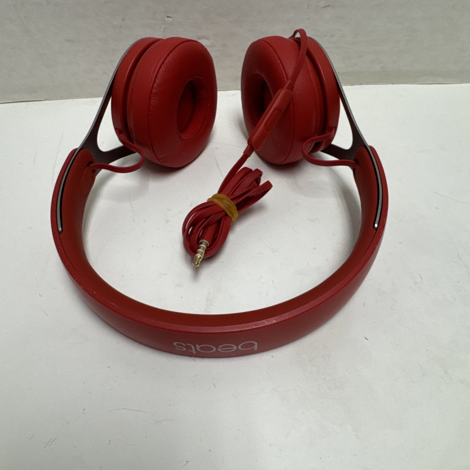 Beats by Dre Foam On Ear Wired Red Headphones Silver Metal Sides Unisex Powerful