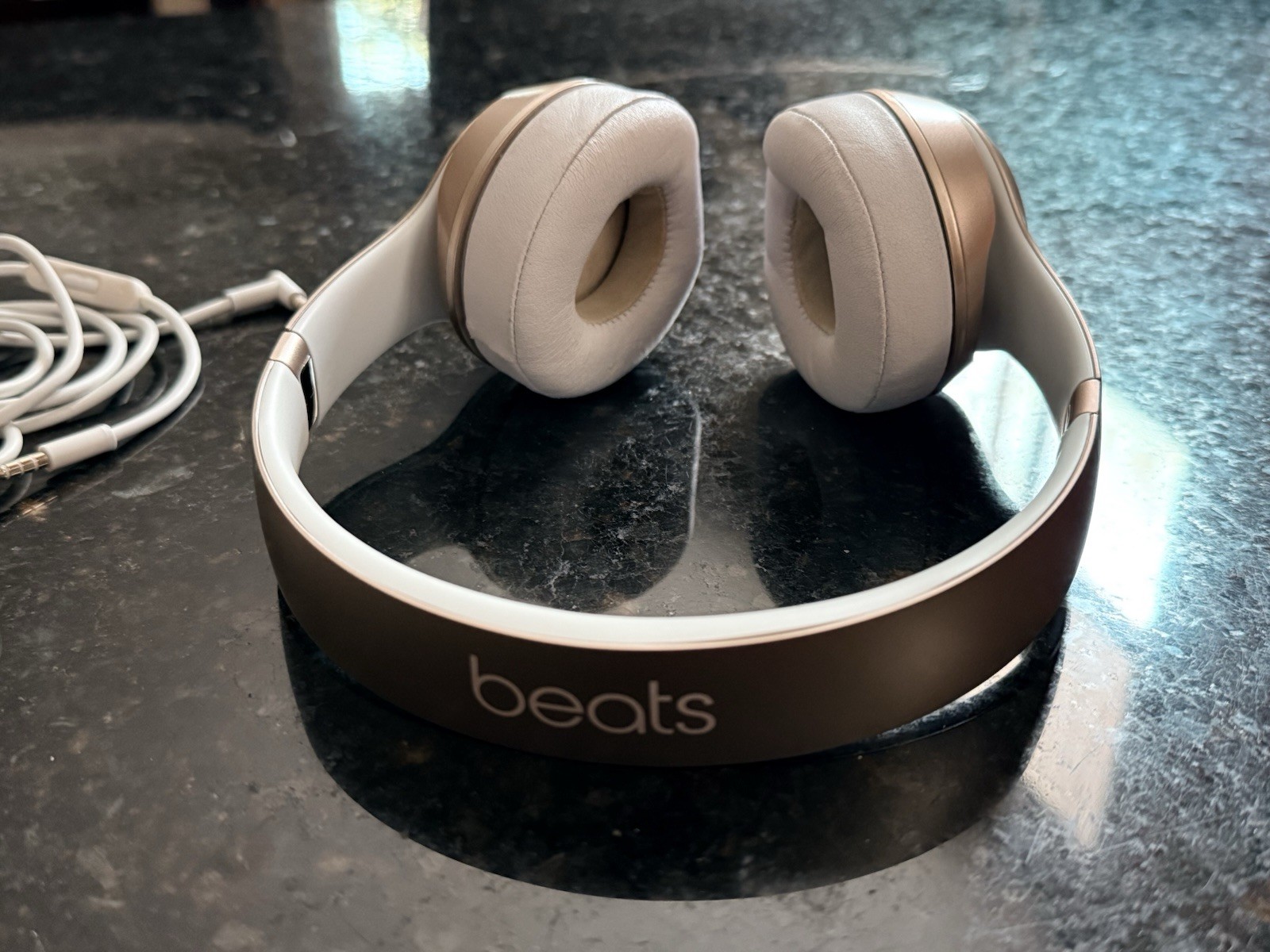 Beats by Dr. Dre Solo2 On-Ear Headphones Gold/White Wired 3.5mm Headband