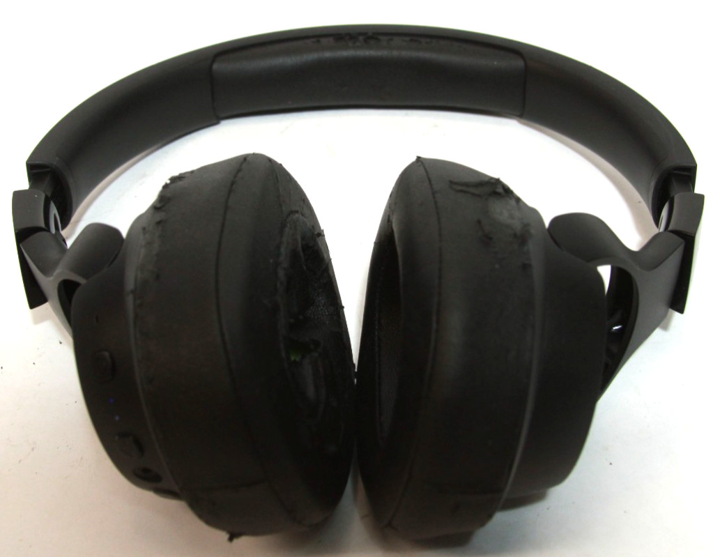 Wholesale LOT of 4 JBL Wireless Bluetooth Headphones Repair Parts AS-IS