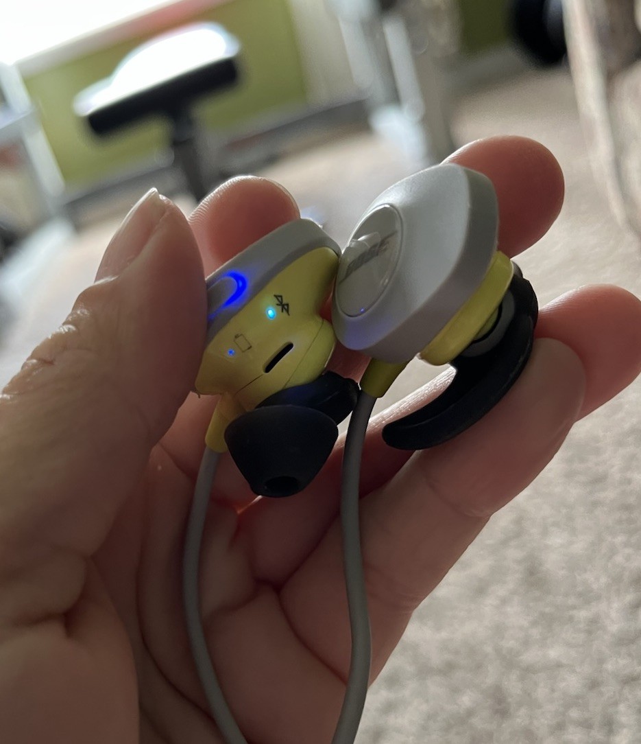 Bose SoundSport Wireless In Ear Earbuds Bluetooth Sport Headphones