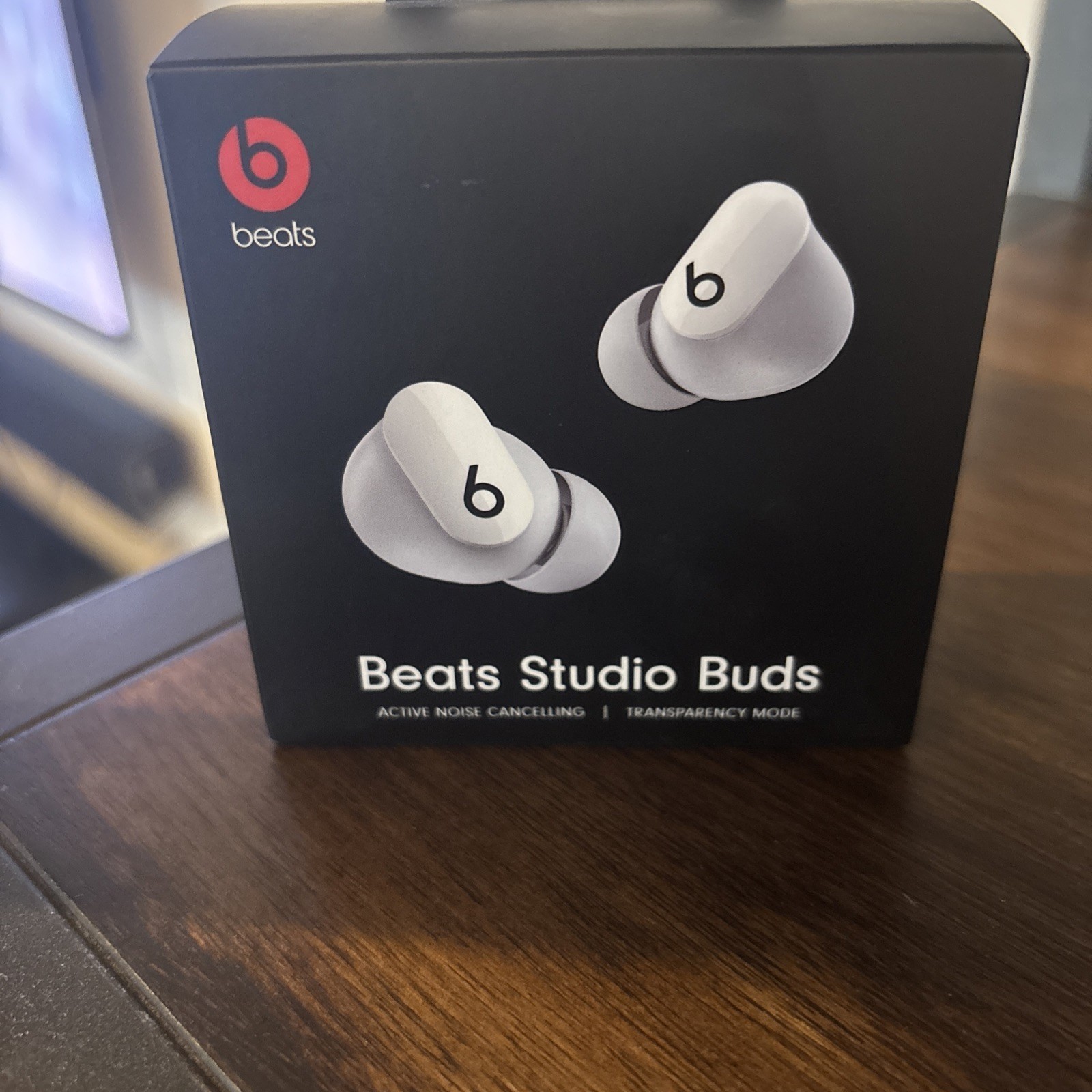 Beats by Dr. Dre Studio Buds – White