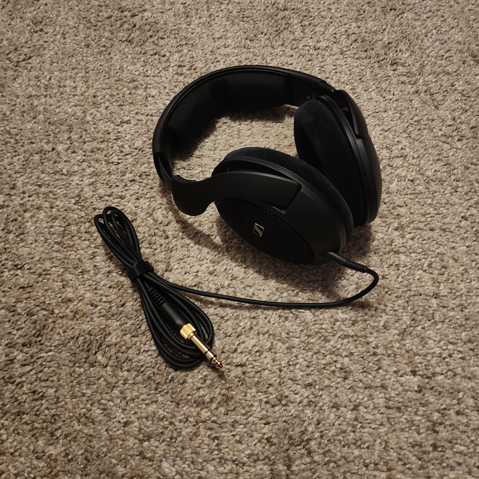 Sennheiser HD 560 S Over-The-Ear Audiophile Headphones