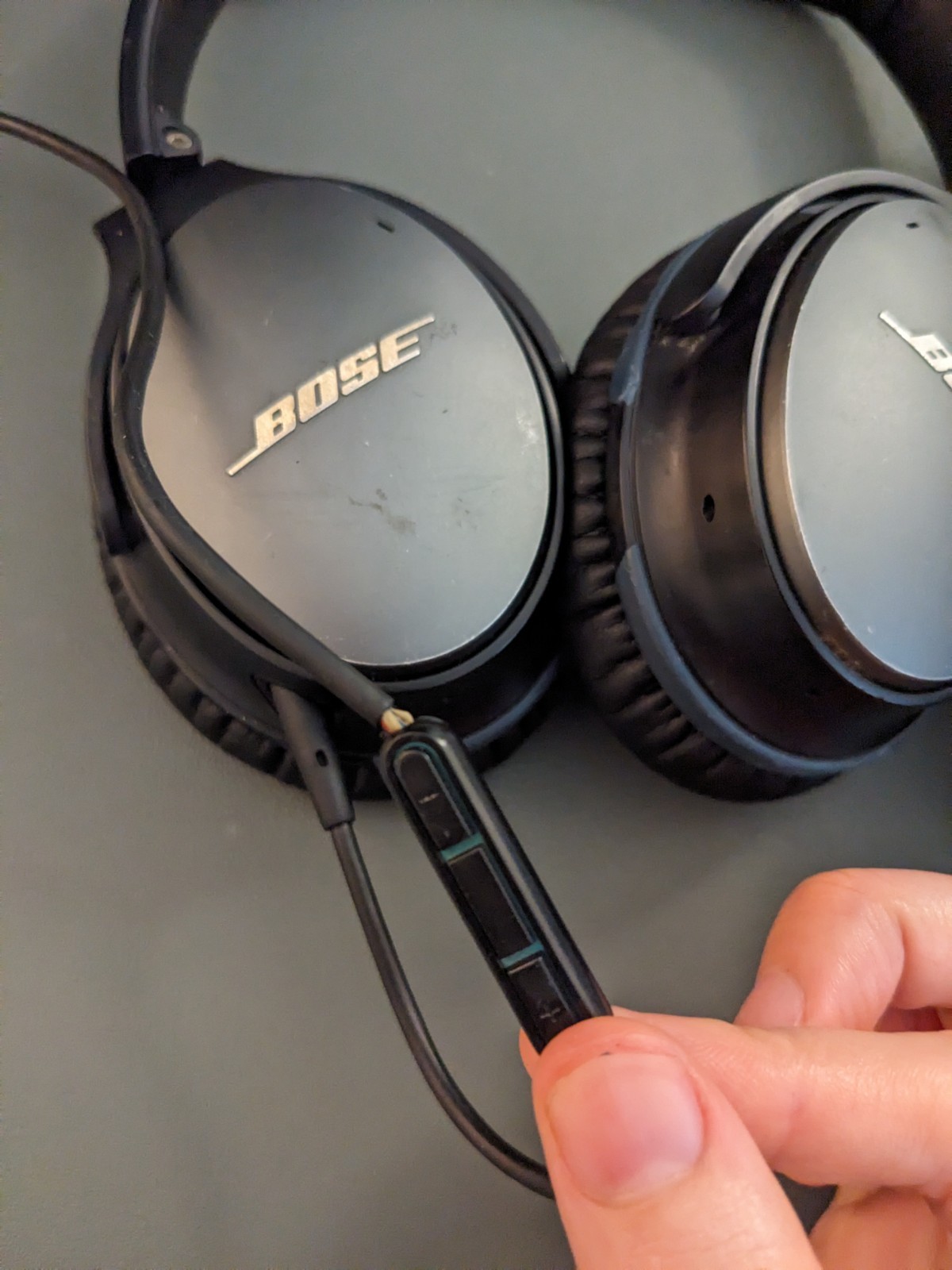 Bose QuietComfort 25 QC25 Wired Headphones – Black – READ DESCRIPTION