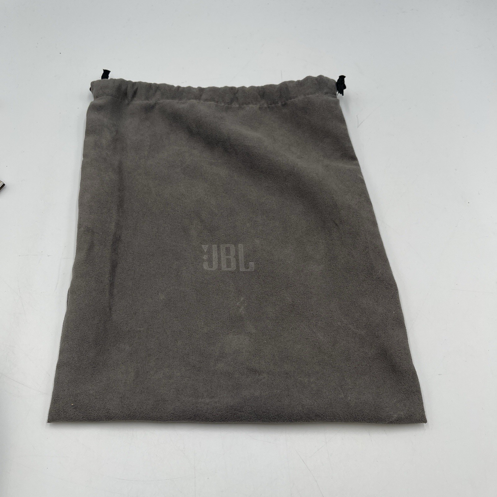 JBL Live 675NC Wireless On-Ear Headphones with Adaptive Noise Cancelling