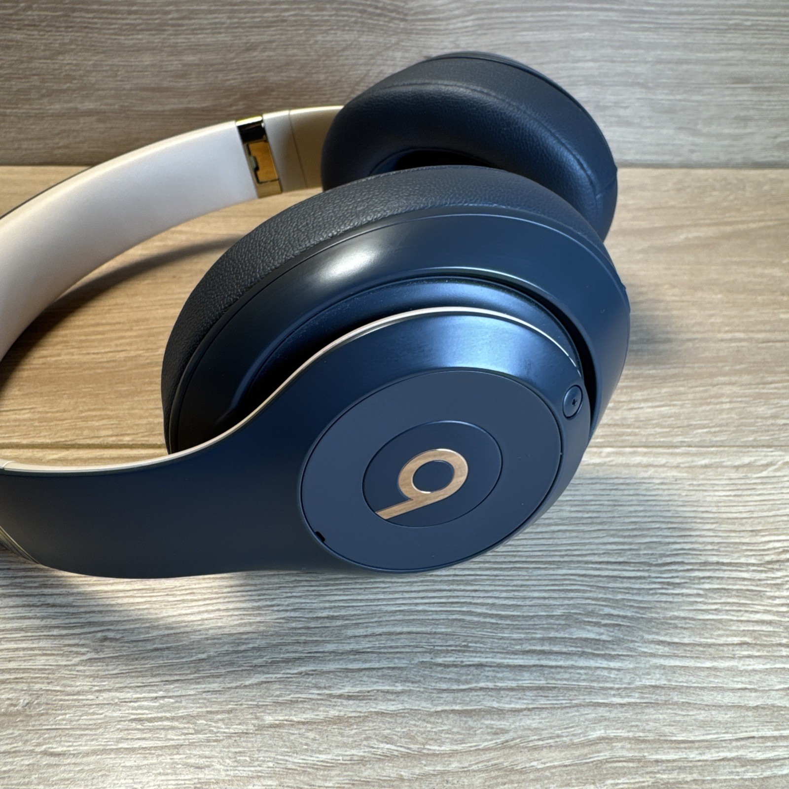 Beats by Dr. Dre Studio3 Wireless Noise Canceling Over-Ear Grey