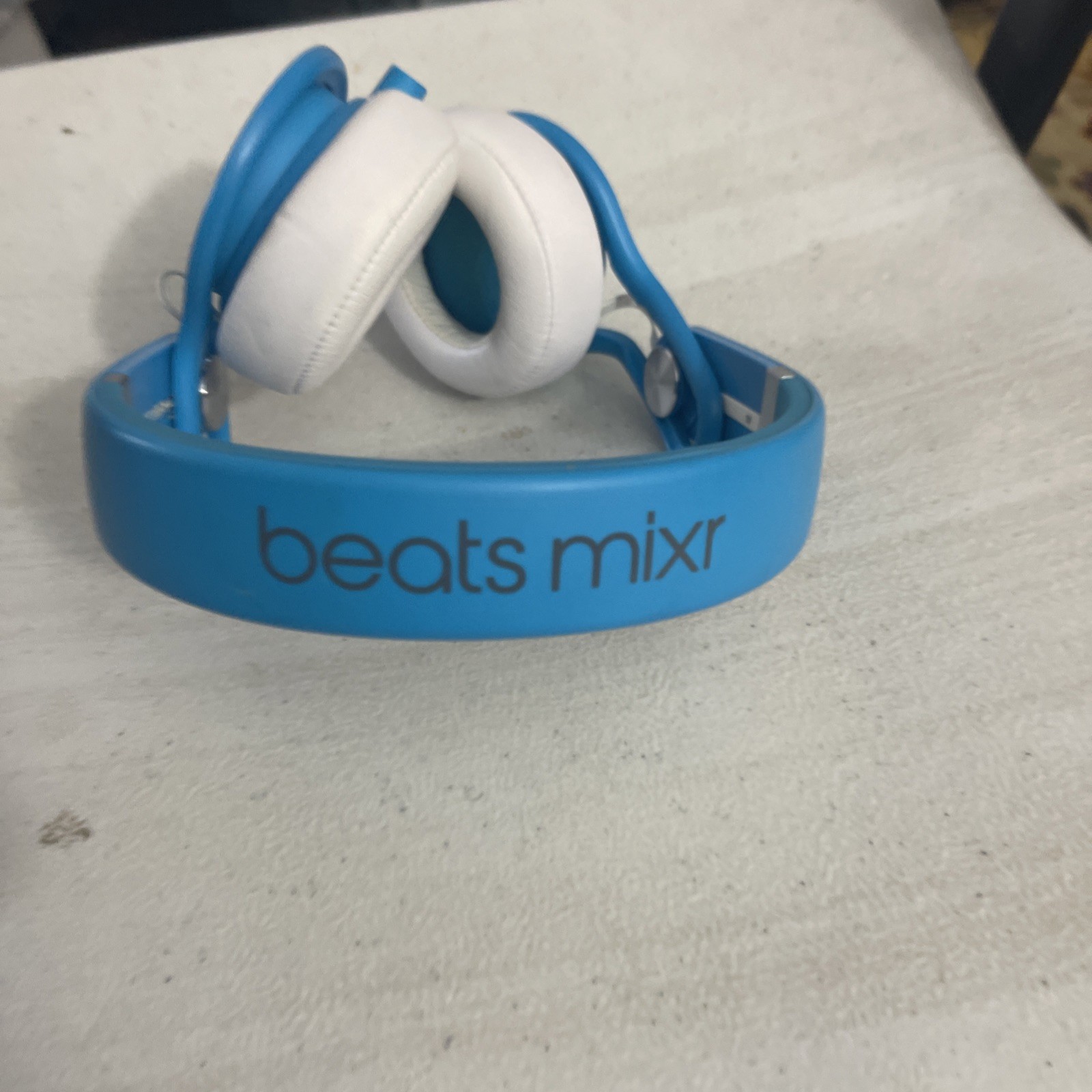 Beats by Dr. Dre Mixr Mixer On-Ear Wired DJ Headphones Baby blue Limited