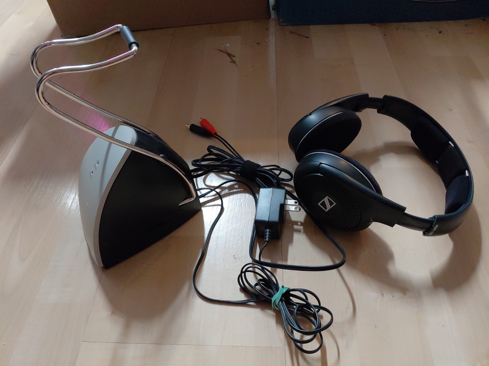 Sennheiser TR 120 Wireless Headphones HDR 120 Charging Stand Works