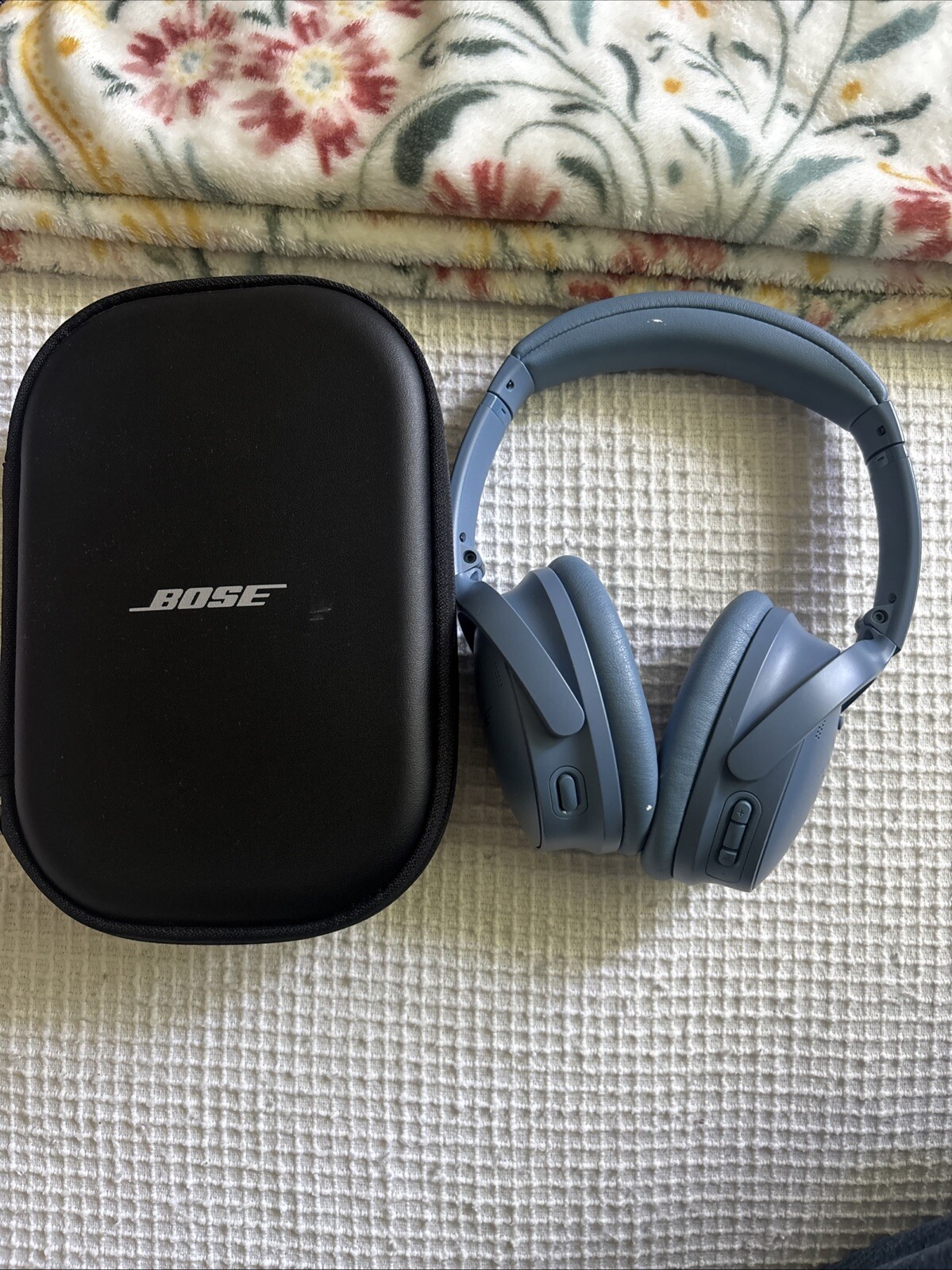 bose wireless, charger included, used but in good condition ORIG. PRICE: $250