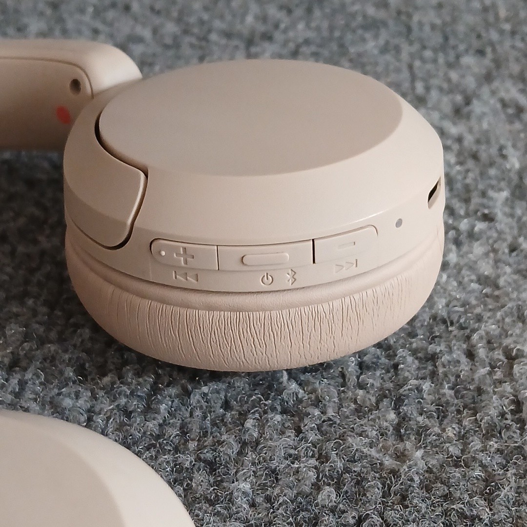 Sony WH-CH520 Wireless On-Ear Bluetooth Headphones – Uses Android Charger Not In