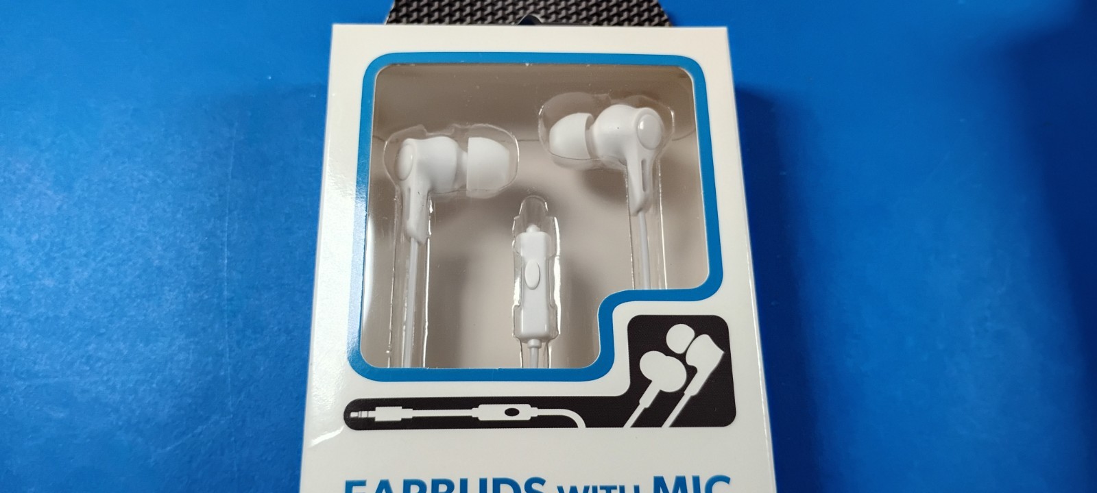 Mobile Essentials Earbuds w/ Mic + Control (White) Lot of 5