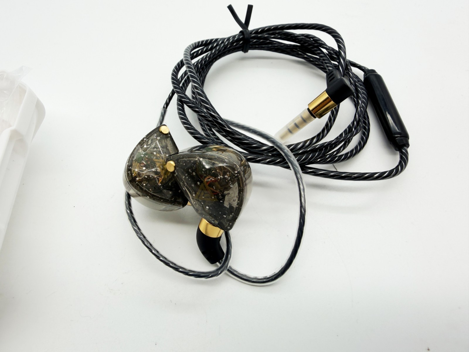 QKZ SK8 Wired IEM Earbuds – New, HiFi Bass, Sealed Unit for Midnight Listening