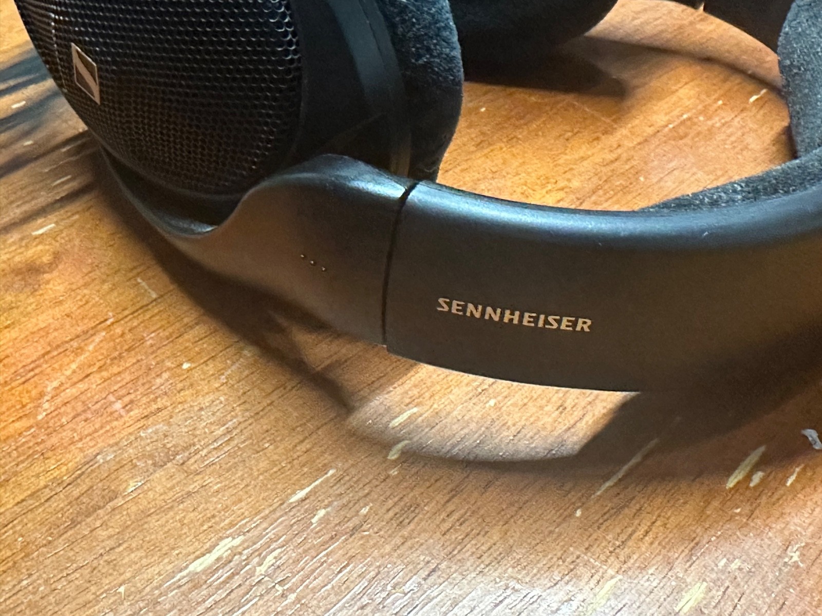 SENNHEISER HD 560S OVER-EAR WIRED HEADPHONES